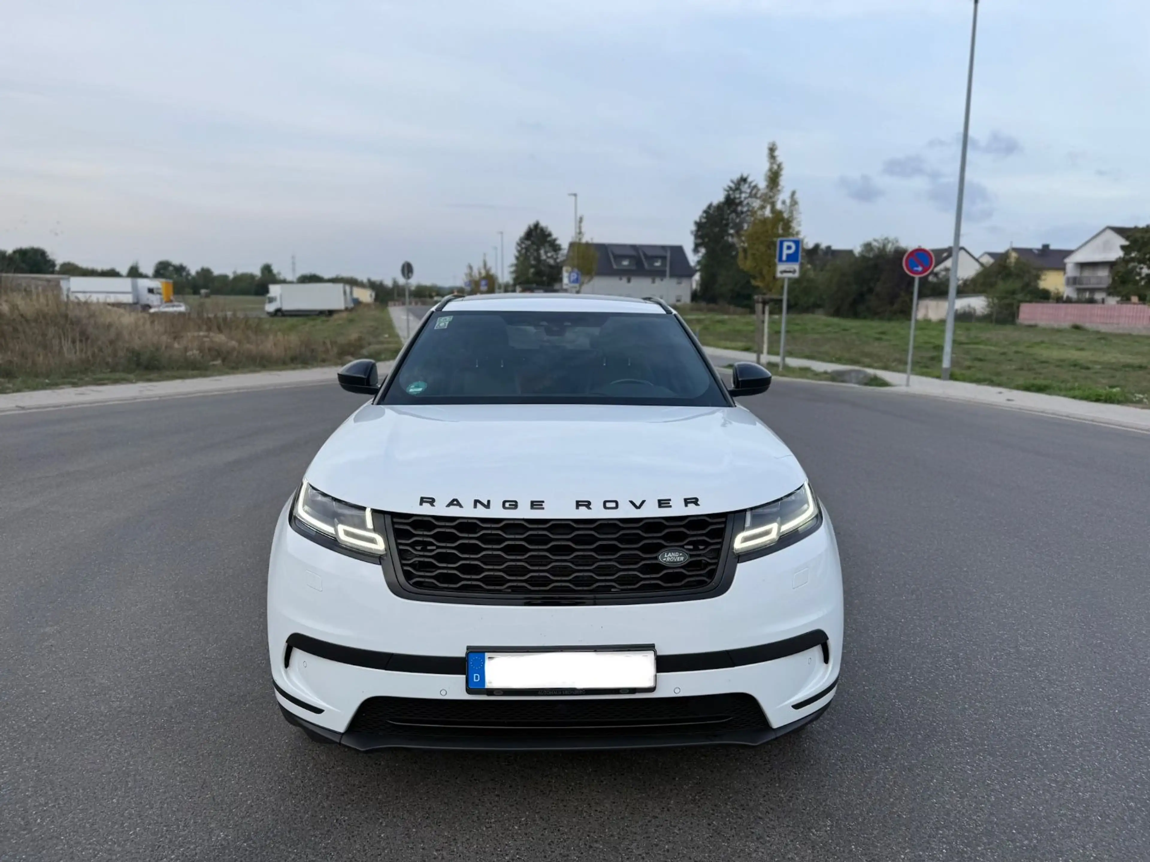 Land Rover Range Rover Velar SE / Design Paket Black ! — photo 12