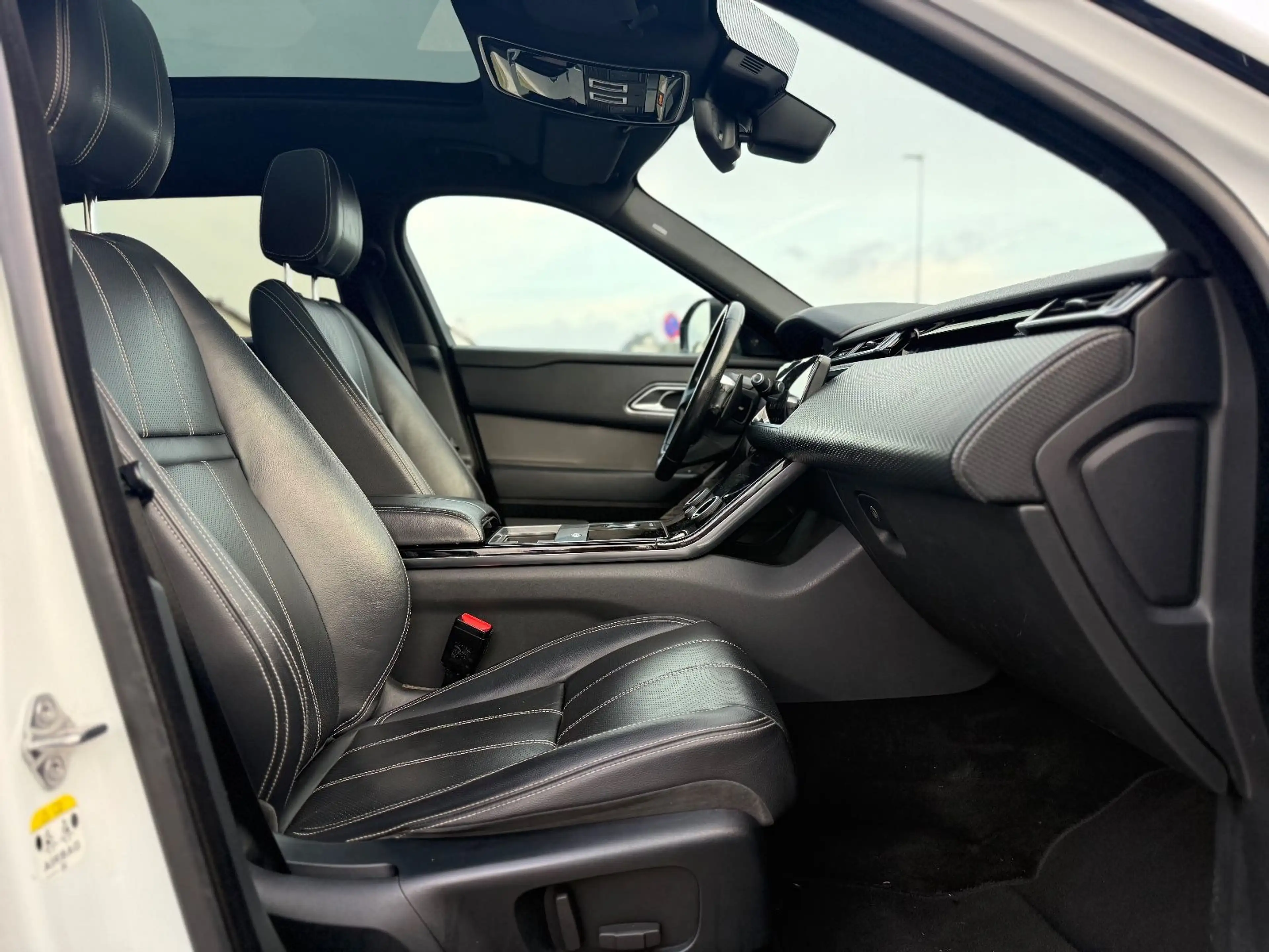 Land Rover Range Rover Velar SE / Design Paket Black ! — photo 6