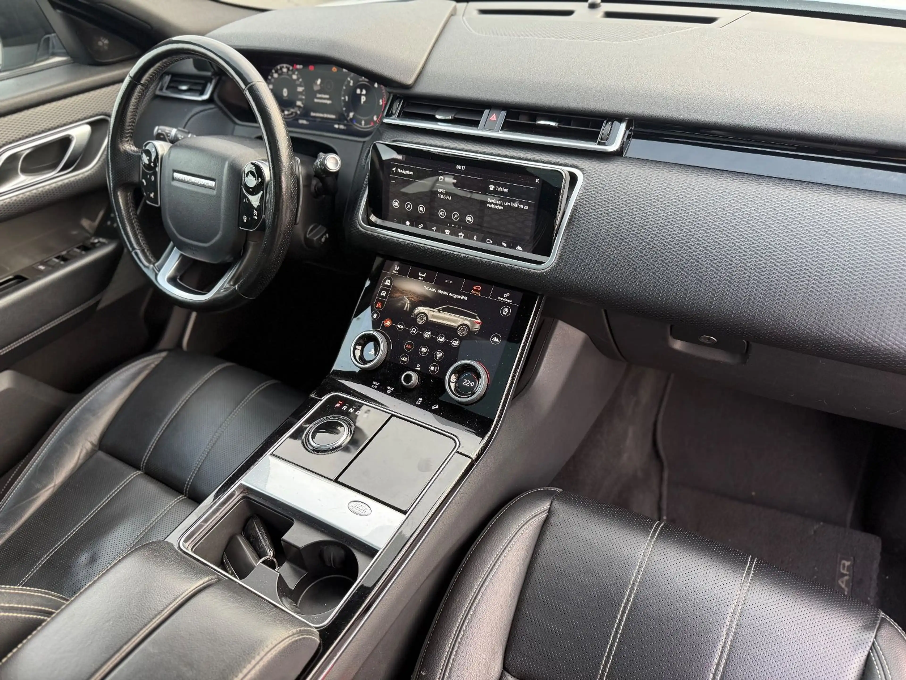 Land Rover Range Rover Velar SE / Design Paket Black ! — photo 5