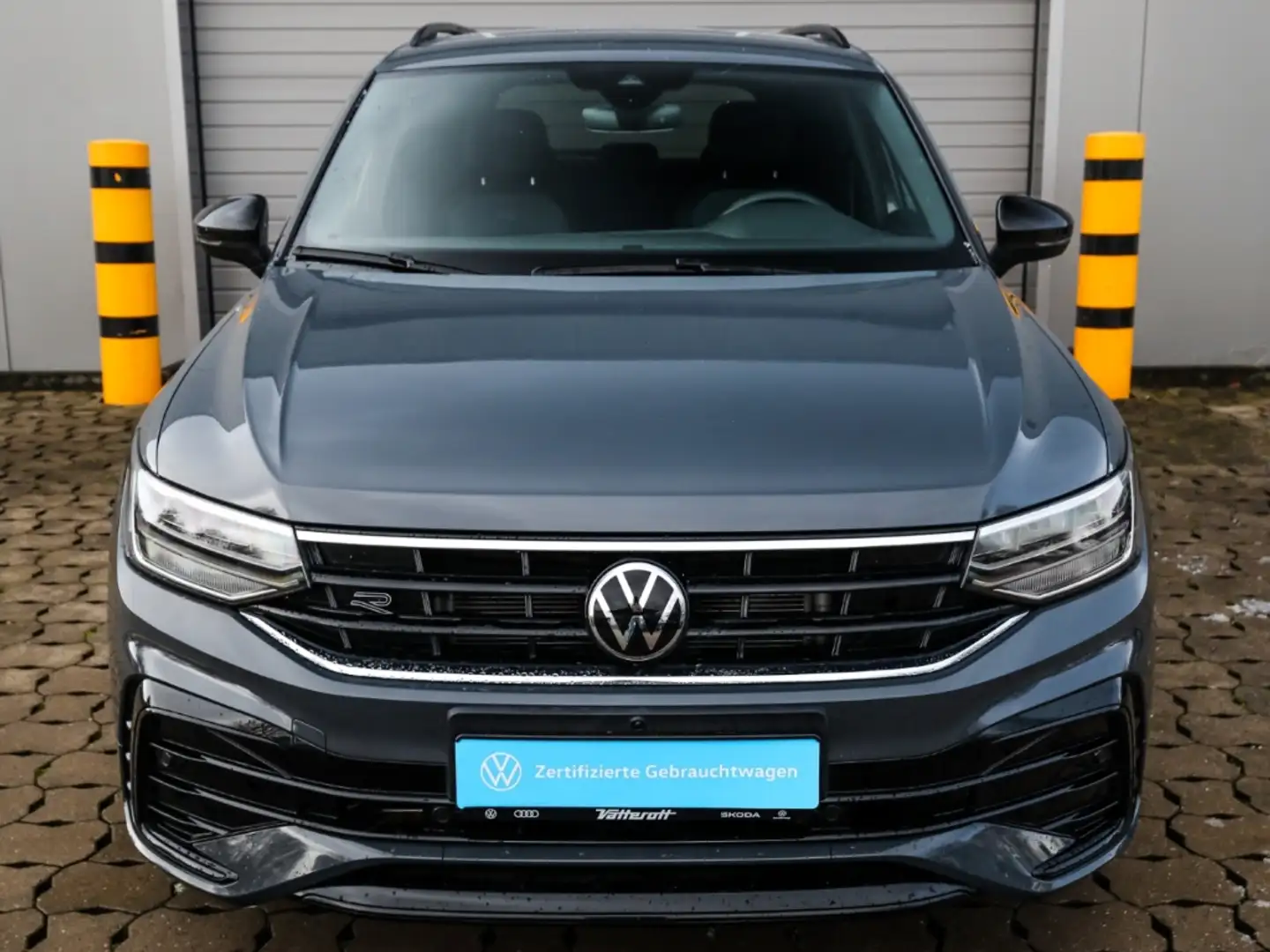 Volkswagen Tiguan 1.5 TSI DSG R line Black Style AHK Standheiz Grau - 2