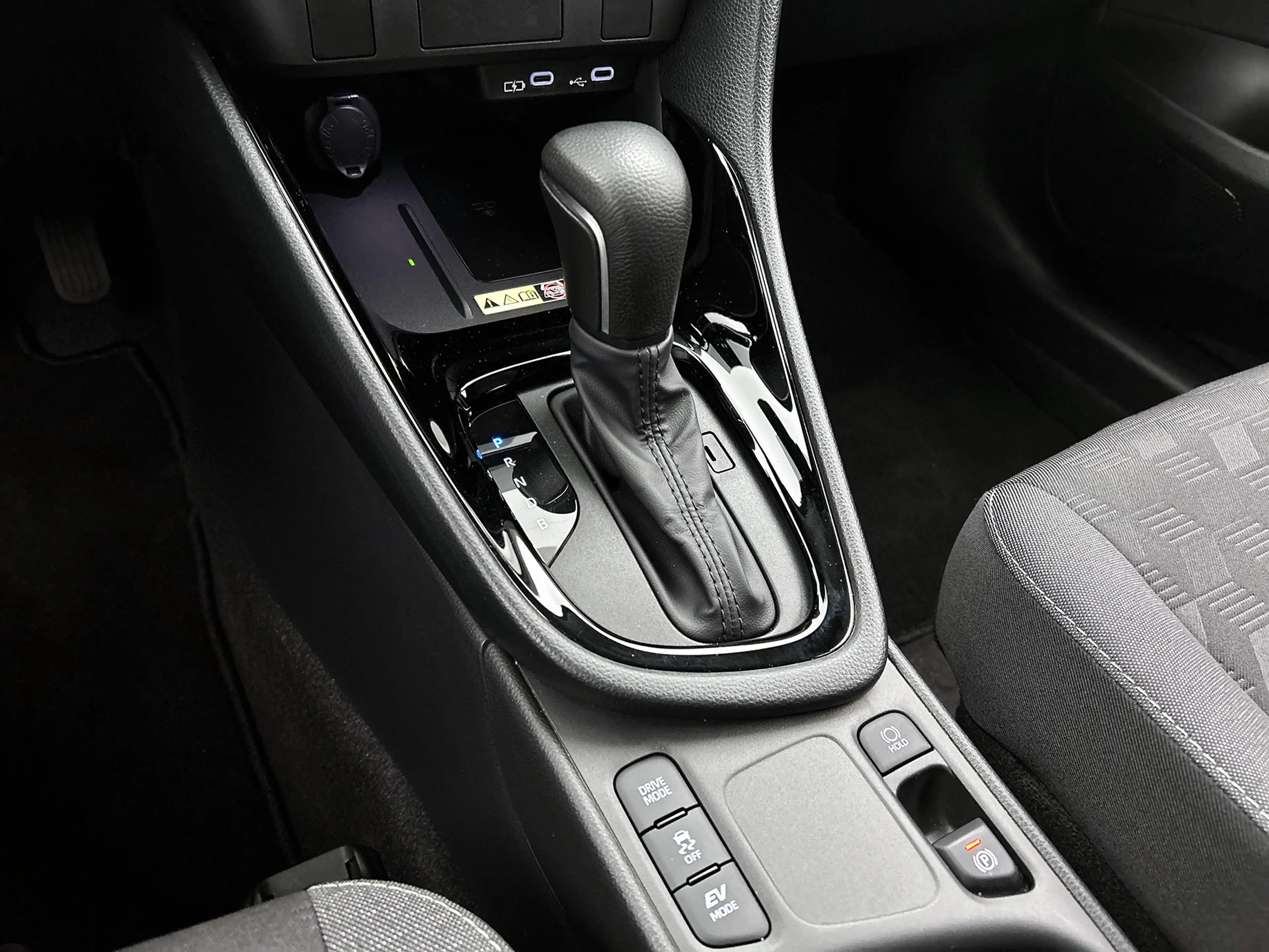 Toyota Yaris 1.5 Hybrid 115 Dynamic | BTW voertuig | Apple CarP — photo 12