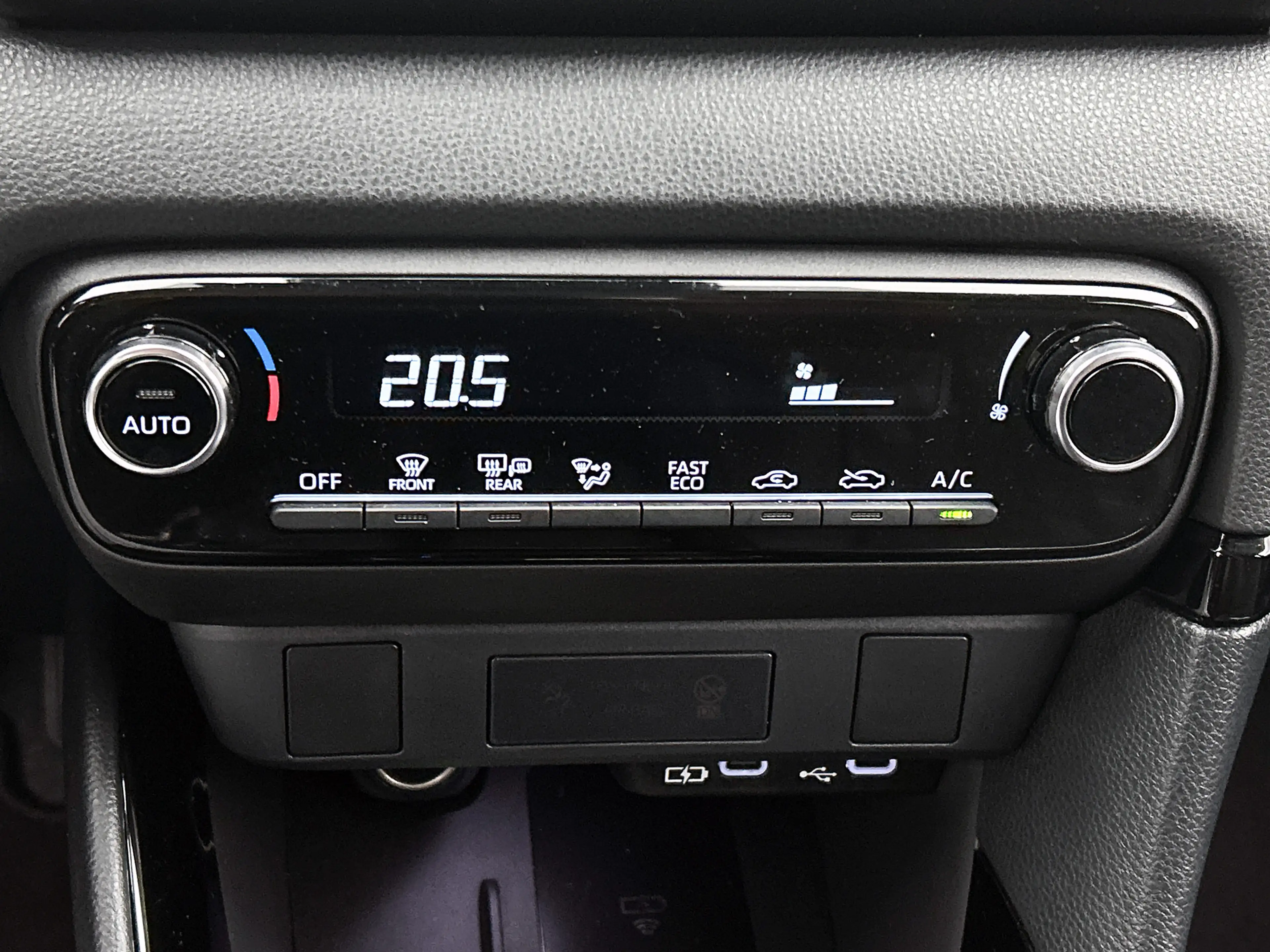 Toyota Yaris 1.5 Hybrid 115 Dynamic | BTW voertuig | Apple CarP — photo 11