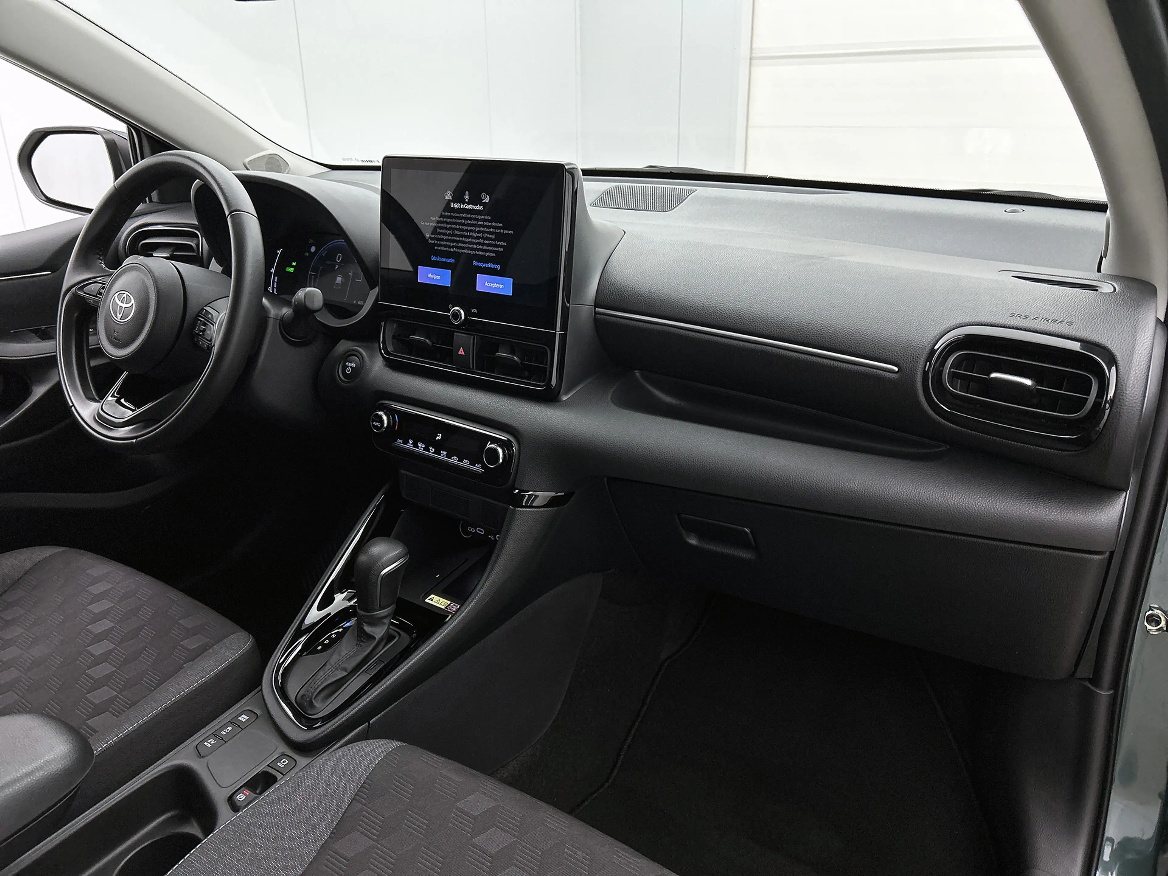 Toyota Yaris 1.5 Hybrid 115 Dynamic | BTW voertuig | Apple CarP — photo 6