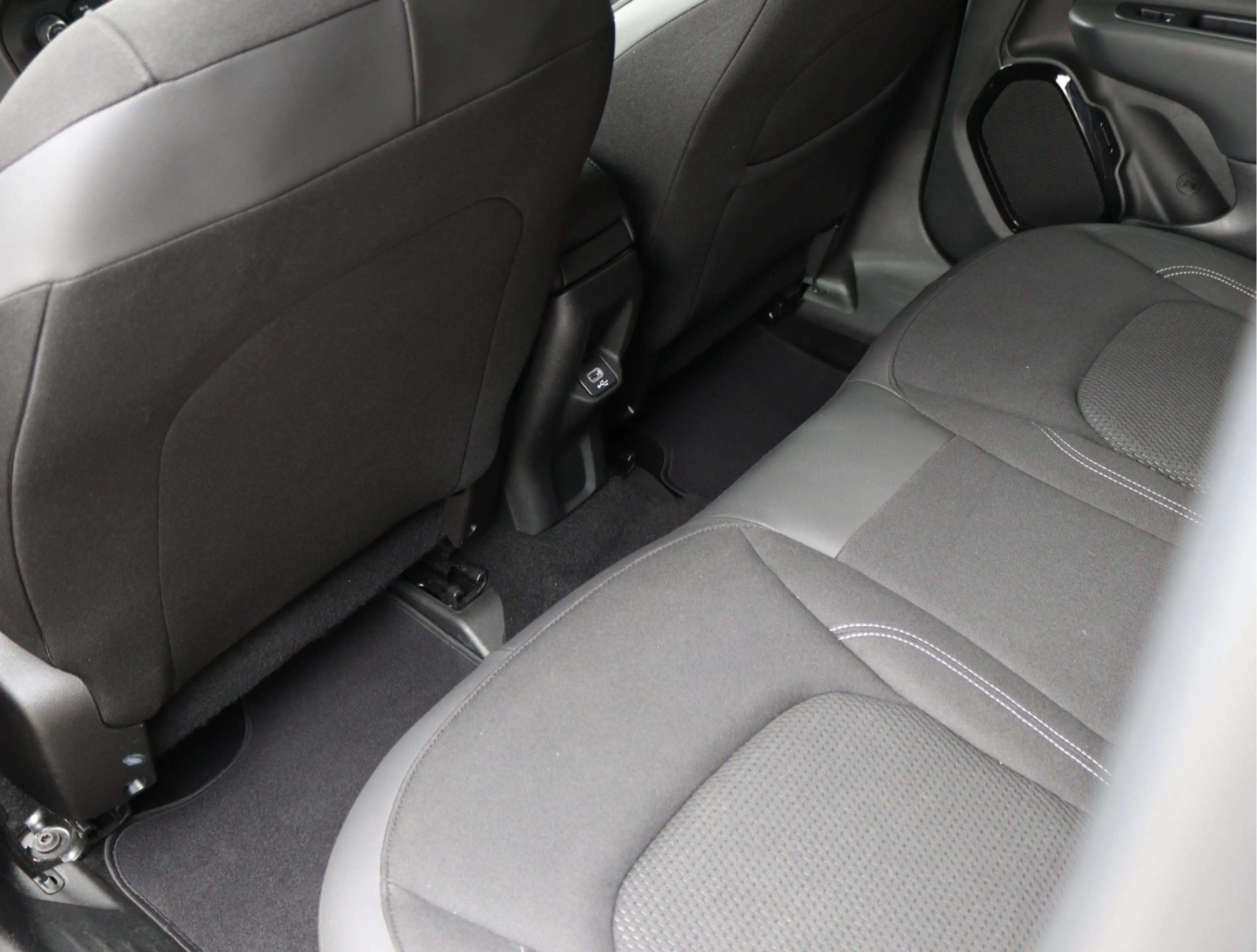 Jeep Renegade 1.4 MultiAir Night Eagle II Limited | Org. NL | AC — photo 26