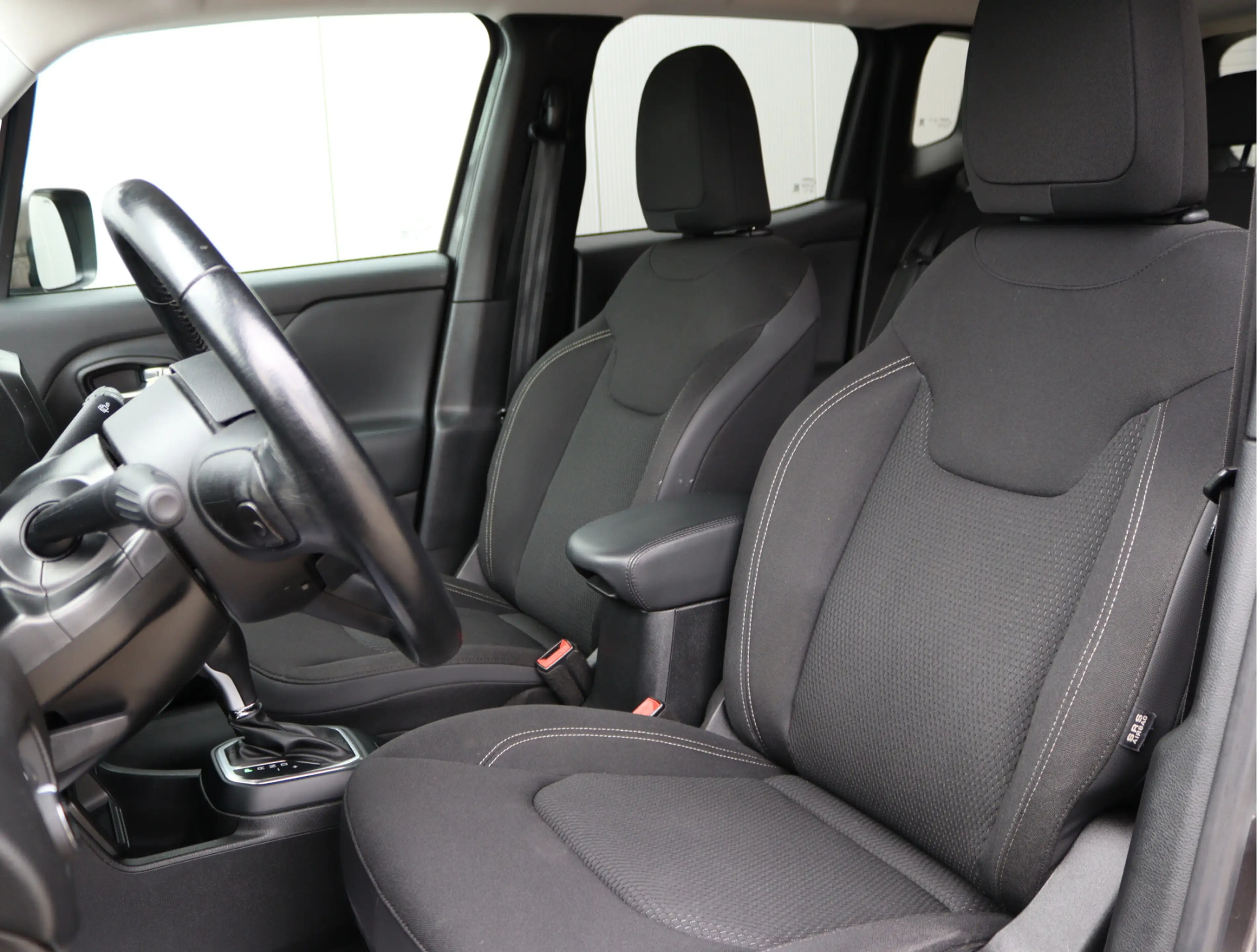 Jeep Renegade 1.4 MultiAir Night Eagle II Limited | Org. NL | AC — photo 4
