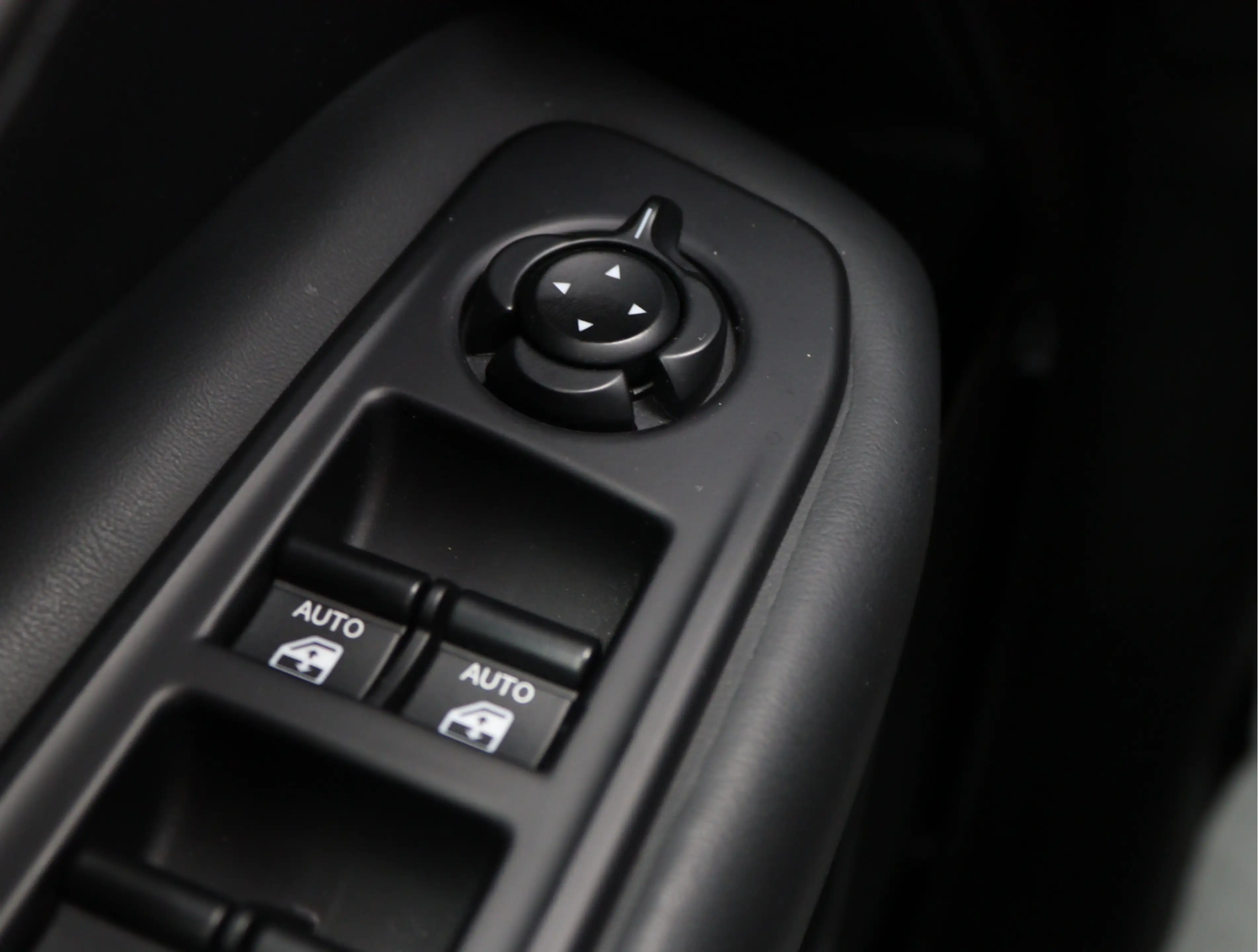 Jeep Renegade 1.4 MultiAir Night Eagle II Limited | Org. NL | AC — photo 29