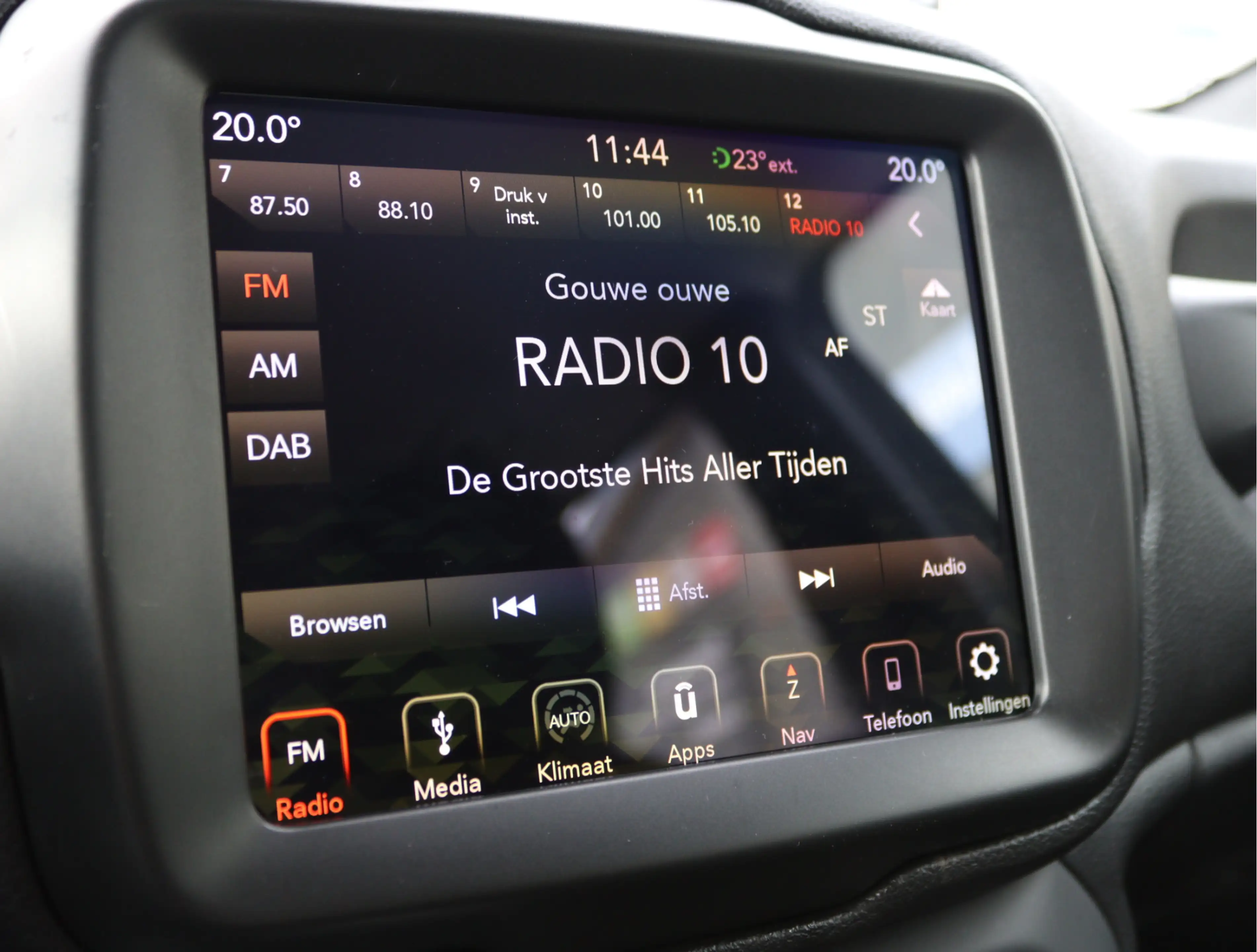 Jeep Renegade 1.4 MultiAir Night Eagle II Limited | Org. NL | AC — photo 38
