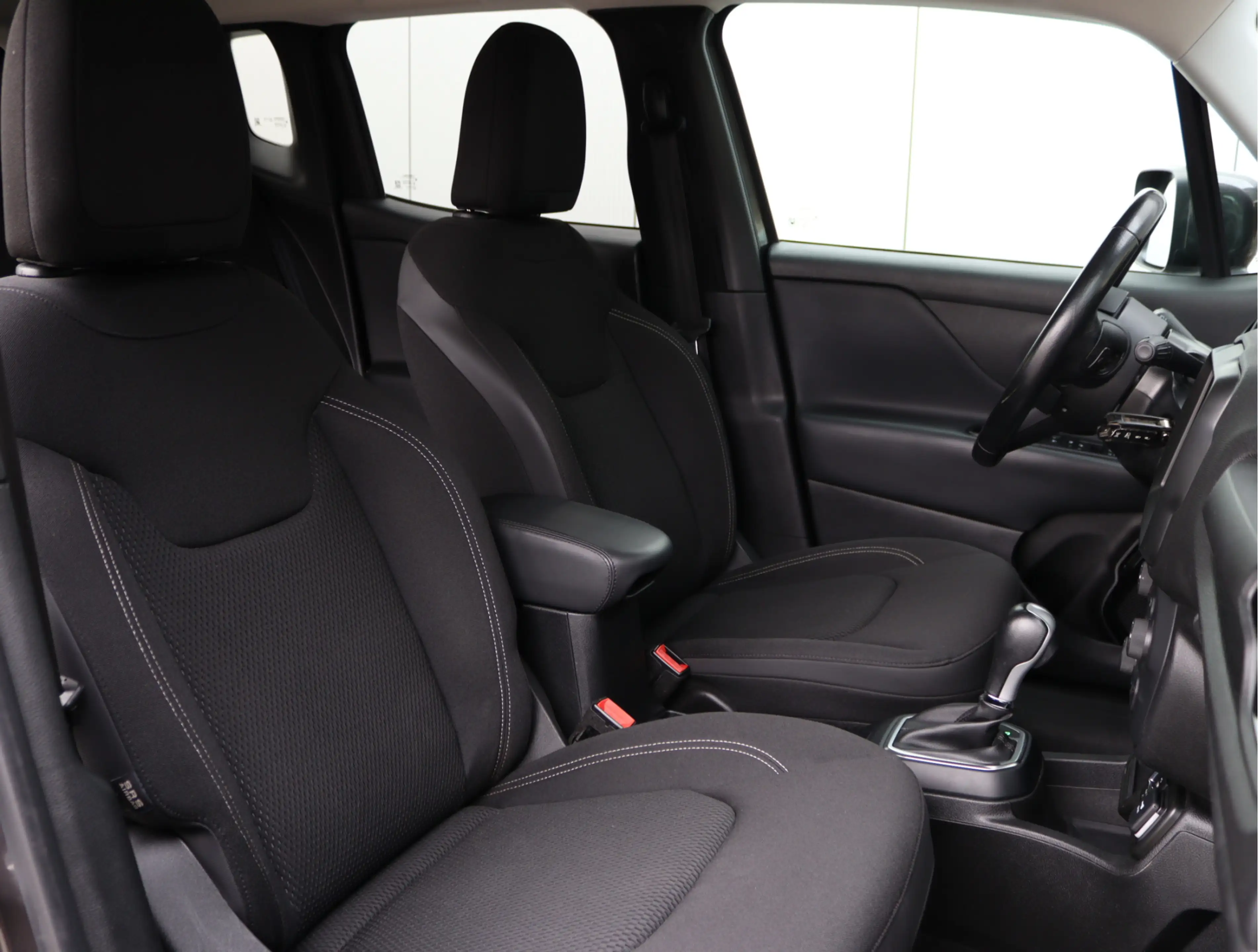 Jeep Renegade 1.4 MultiAir Night Eagle II Limited | Org. NL | AC — photo 23