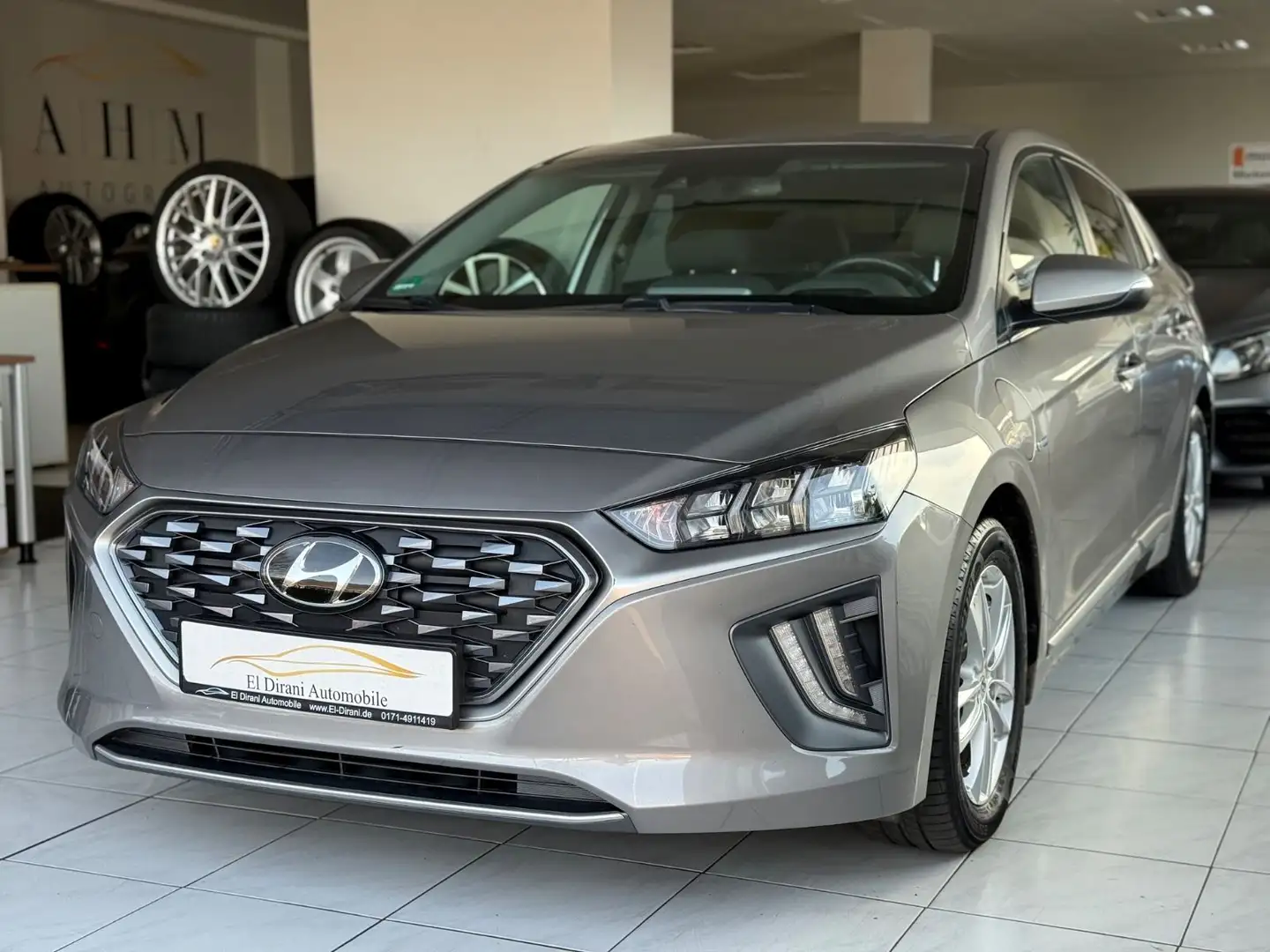Hyundai IONIQ Plug-In-Hybrid ACC/LED/RCam/Navi/VirtCoc/ Grijs - 1