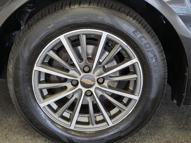 Chevrolet Aveo view 8
