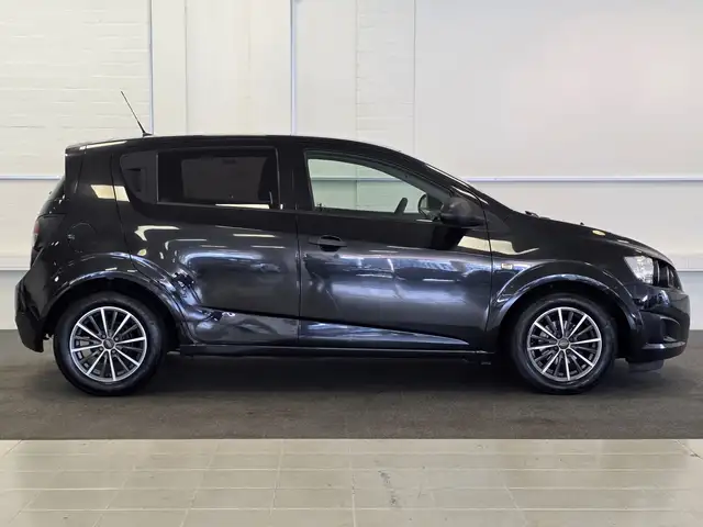 Chevrolet Aveo view 5
