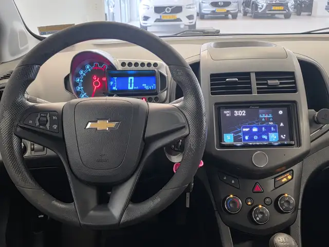 Chevrolet Aveo view 12
