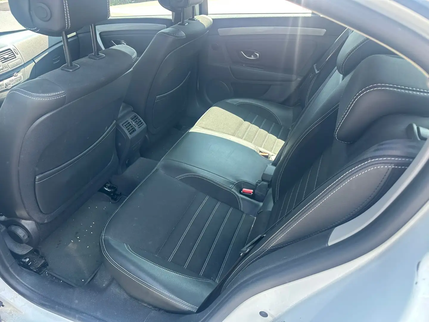 Renault Laguna 1.5 dCi ECO2 champion Bose Edition FAP - 2