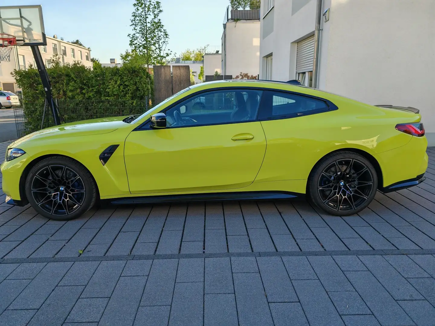 BMW M4 Competition Sao Paolo gelb/Laserlicht Jaune - 2