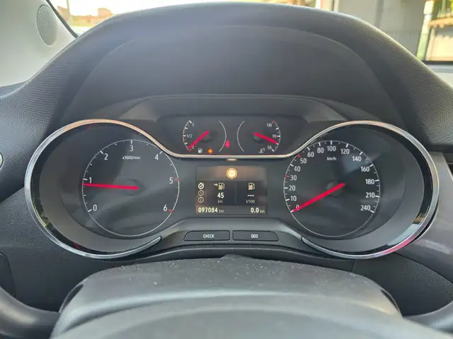 Opel Crossland X view 6