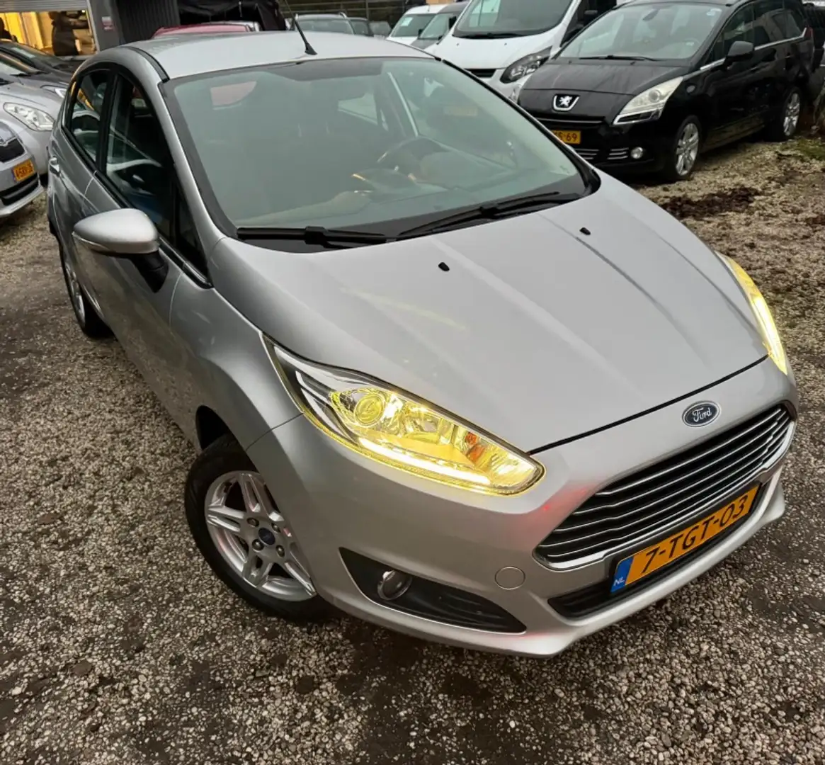 Ford Fiesta nw distributie 1.0 Titanium Grijs - 2