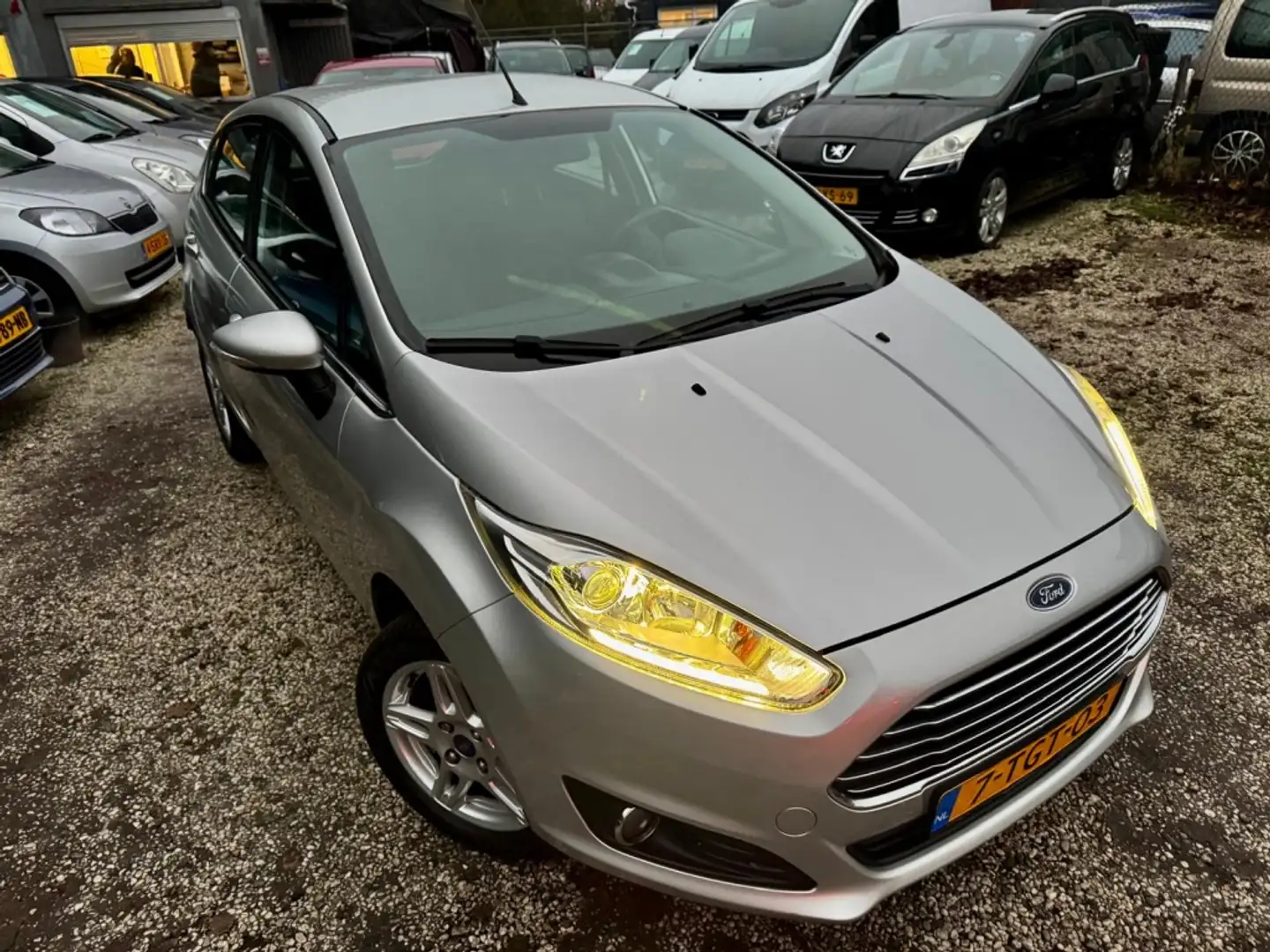 Ford Fiesta nw distributie 1.0 Titanium Grijs - 1
