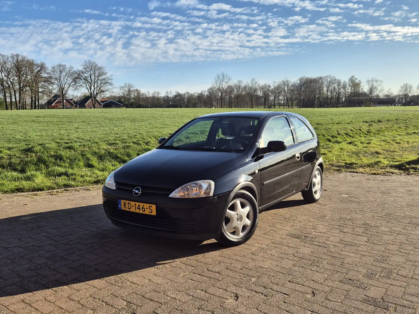 Opel Corsa 1.0 12V Comfort - 1