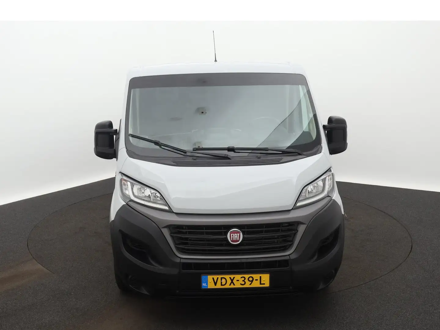 Fiat Ducato 30 2.3 MultiJet L2H1 | Automaat | Trekhaak | Airco Grijs - 2
