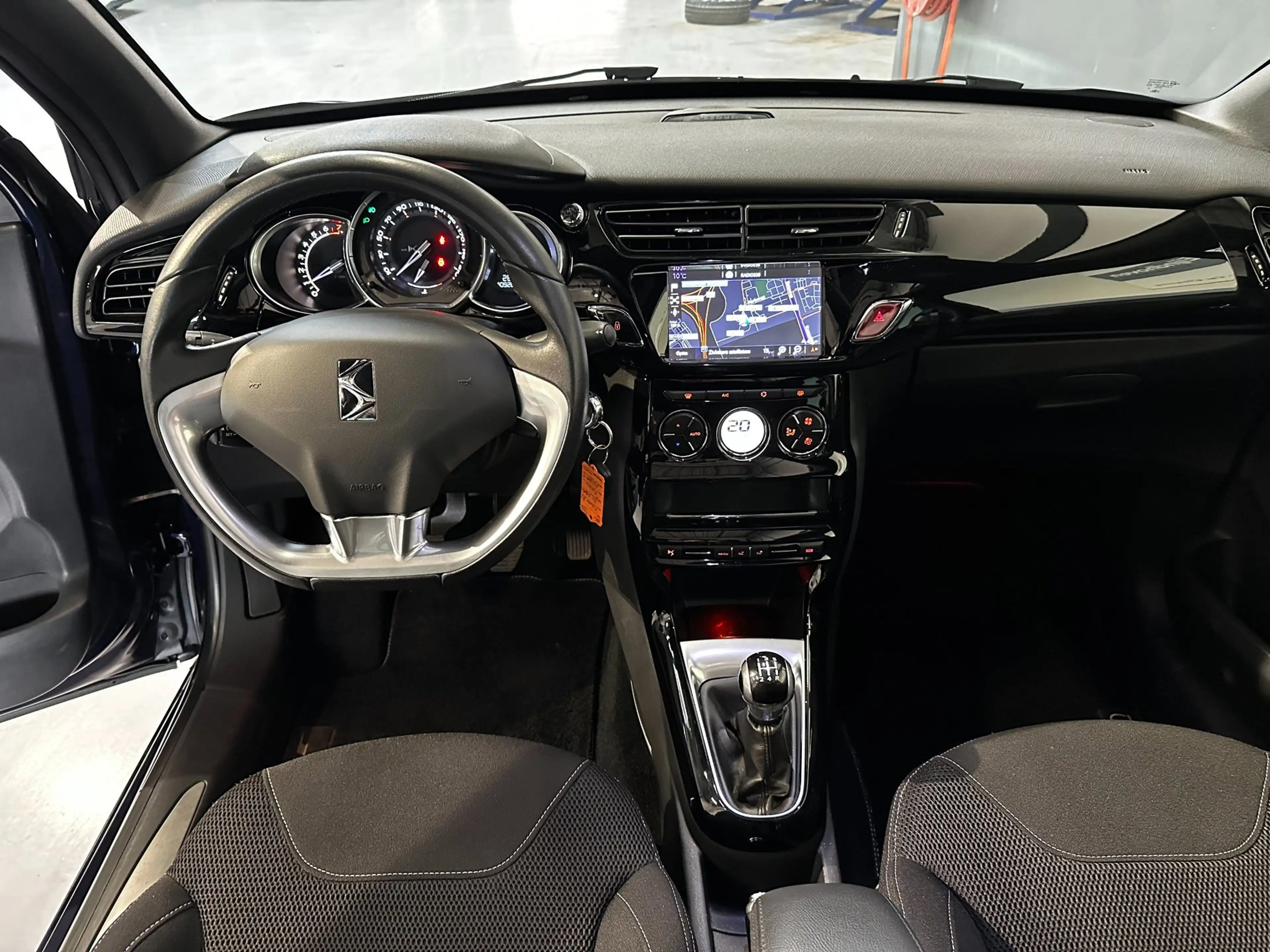 DS Automobiles DS 3 Cabrio 1.2 PureTech 1955 Navi|Cruise|Camera — photo 12