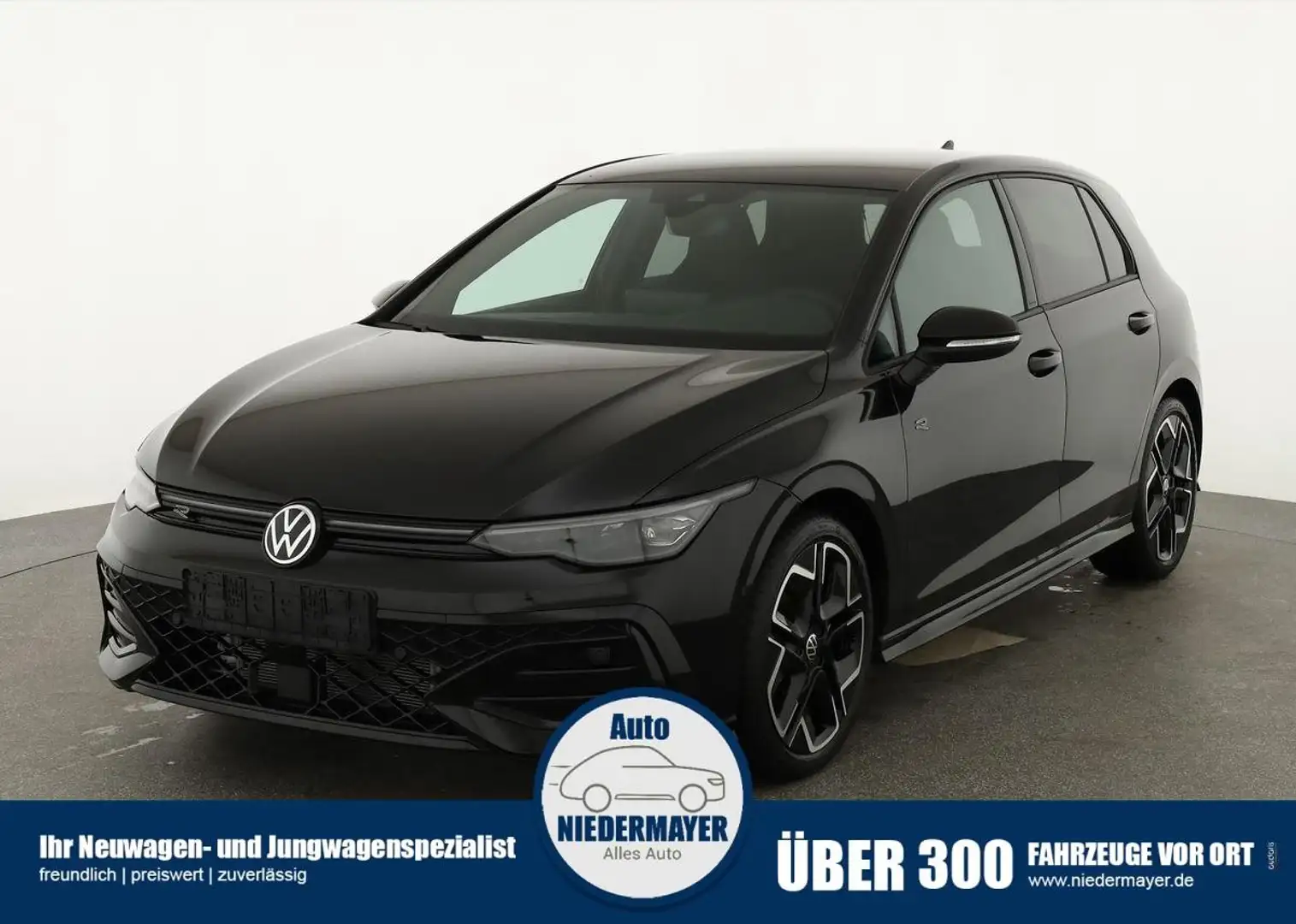 Volkswagen Golf VIII 1.5 eTSI DSG R-Line Black, IQ.Light, 18-Zoll, Černá - 1
