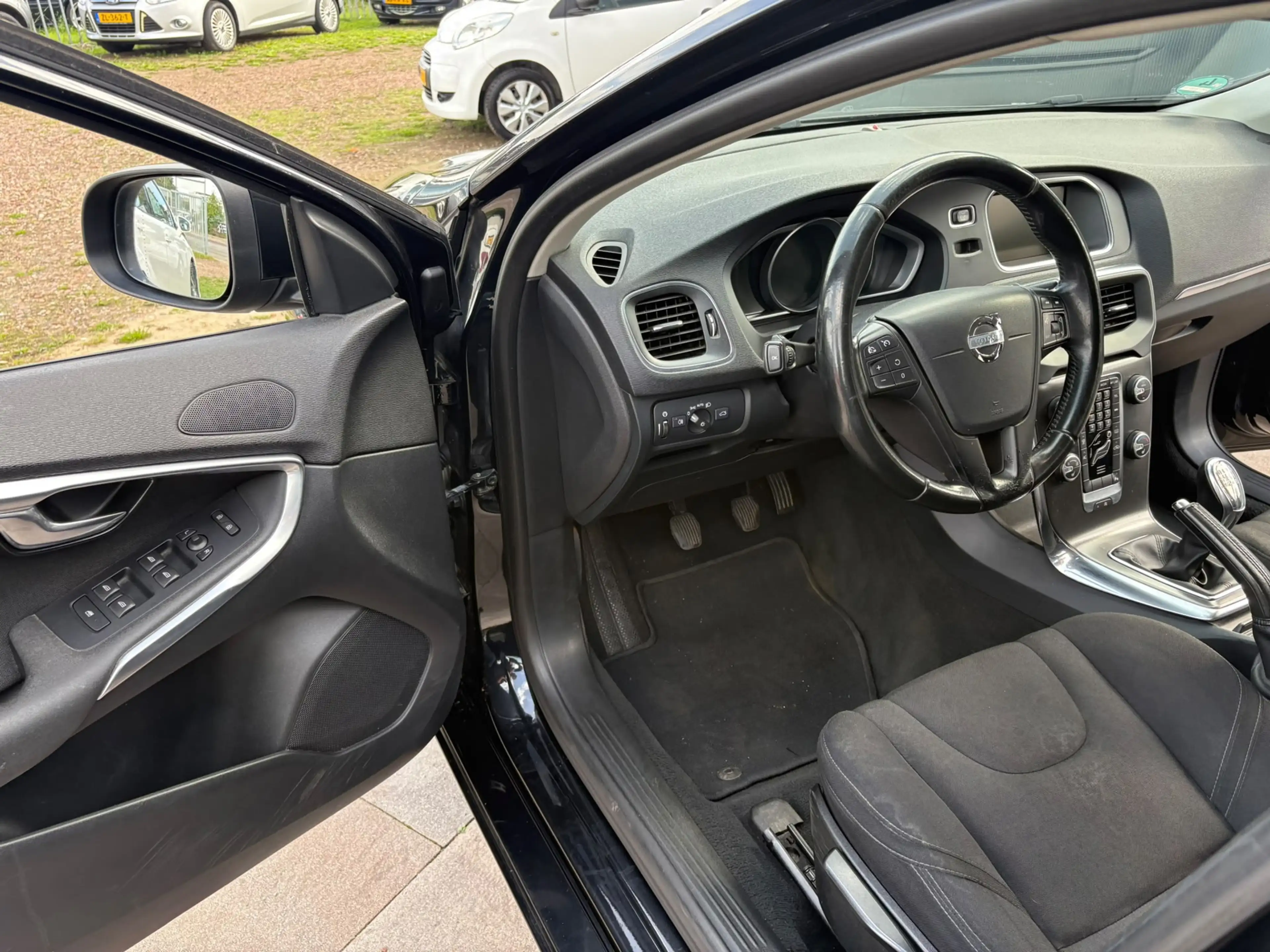 Volvo V40 1.6 T2 Summum|Nieuwe APK|Cruise|PDC achter — photo 5