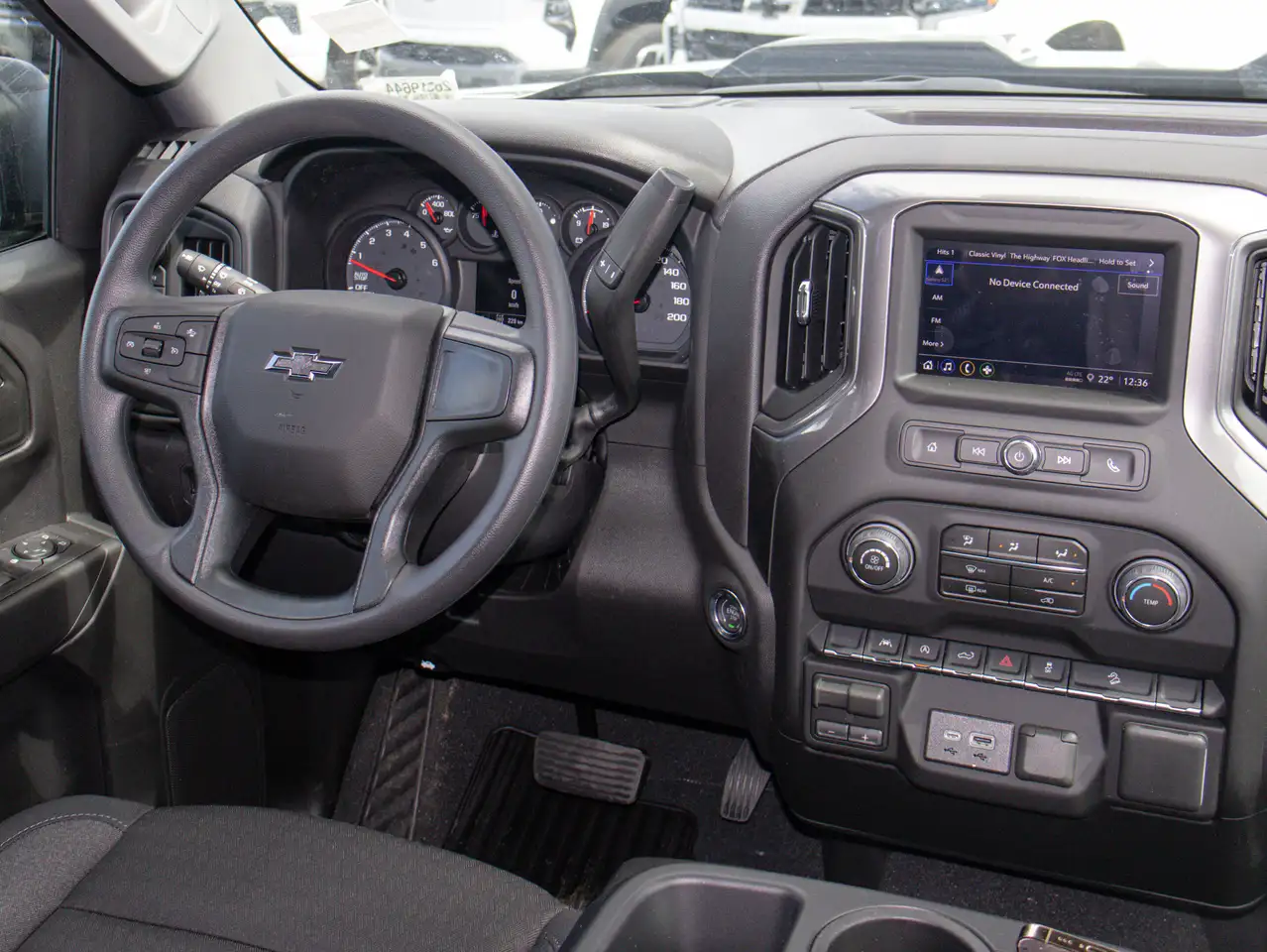 Chevrolet Silverado 1500 photo Chevrolet Silverado 1500