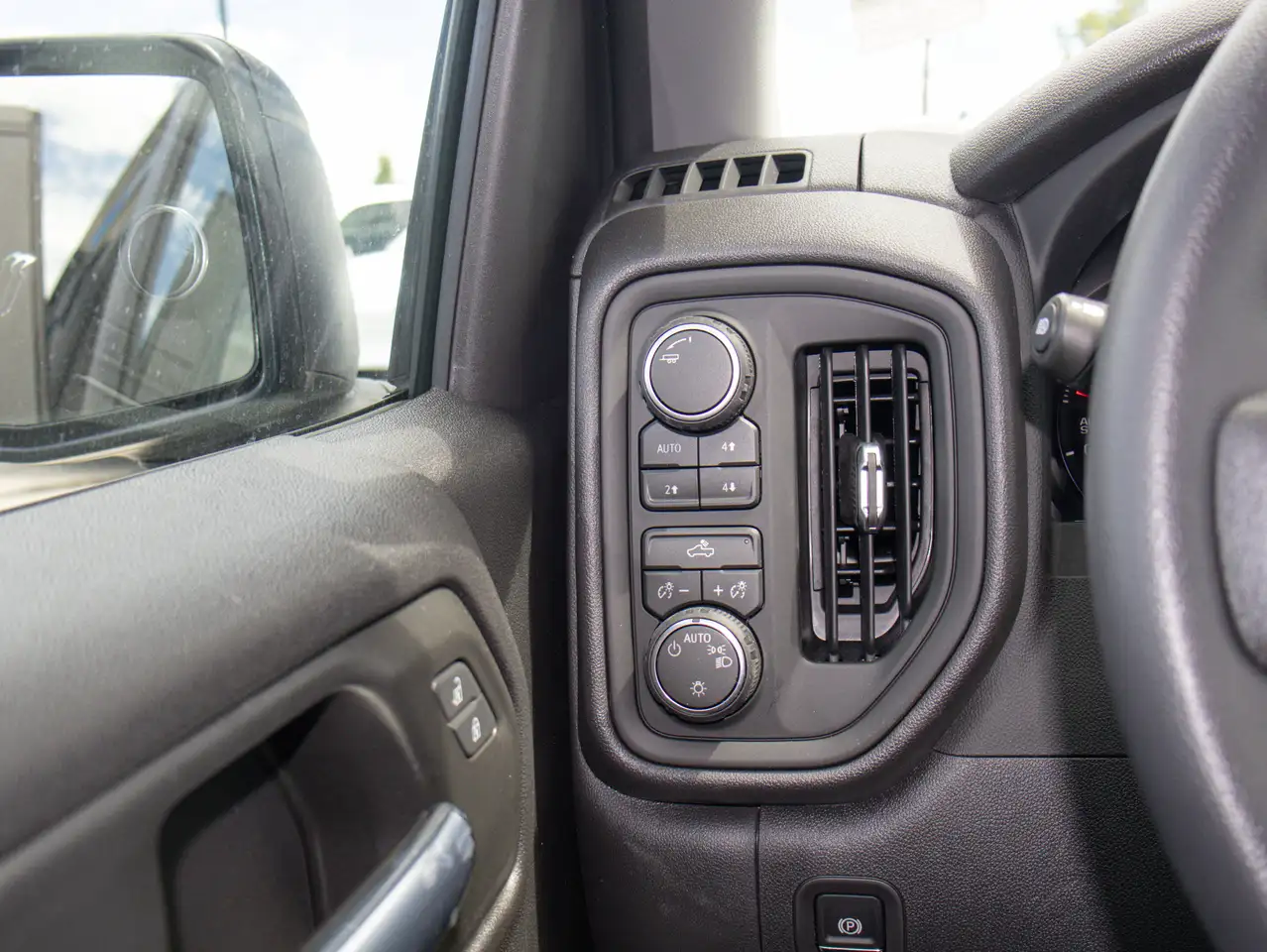 Chevrolet Silverado 1500 photo Chevrolet Silverado 1500