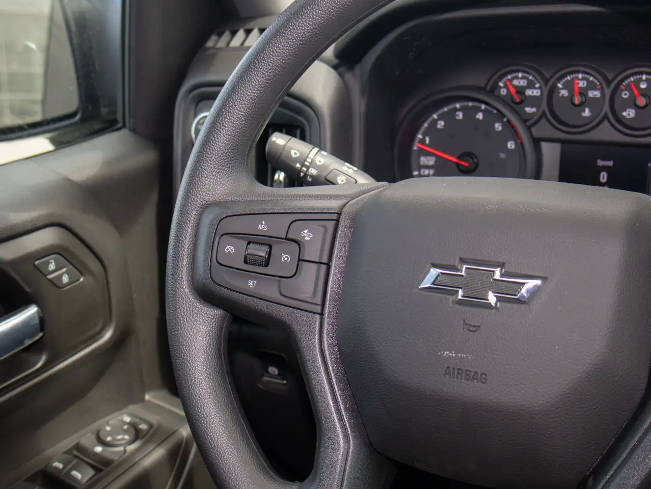 Chevrolet Silverado 1500 photo Chevrolet Silverado 1500