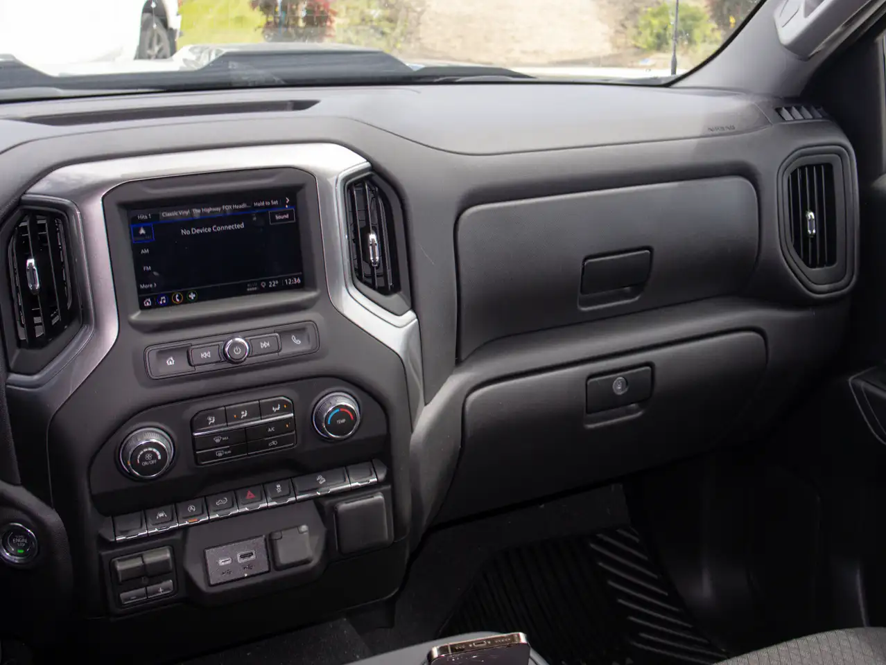 Chevrolet Silverado 1500 photo Chevrolet Silverado 1500
