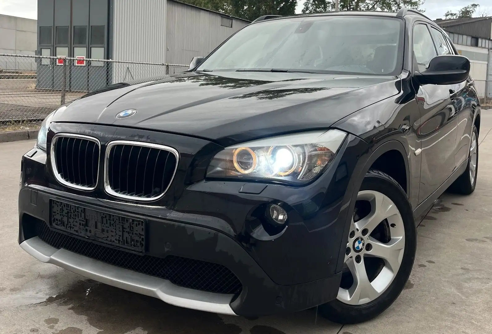 BMW X1 sDrive18d XENON PDC NAVI SPORTSITZE TOP Nero - 2