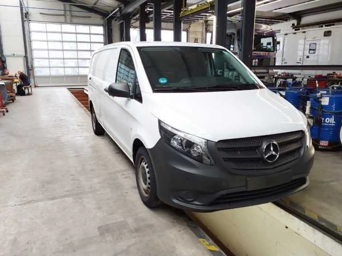 Mercedes-Benz Vito Kasten 116 CDI extralang Navi Kamera SHZ Weiß - 2