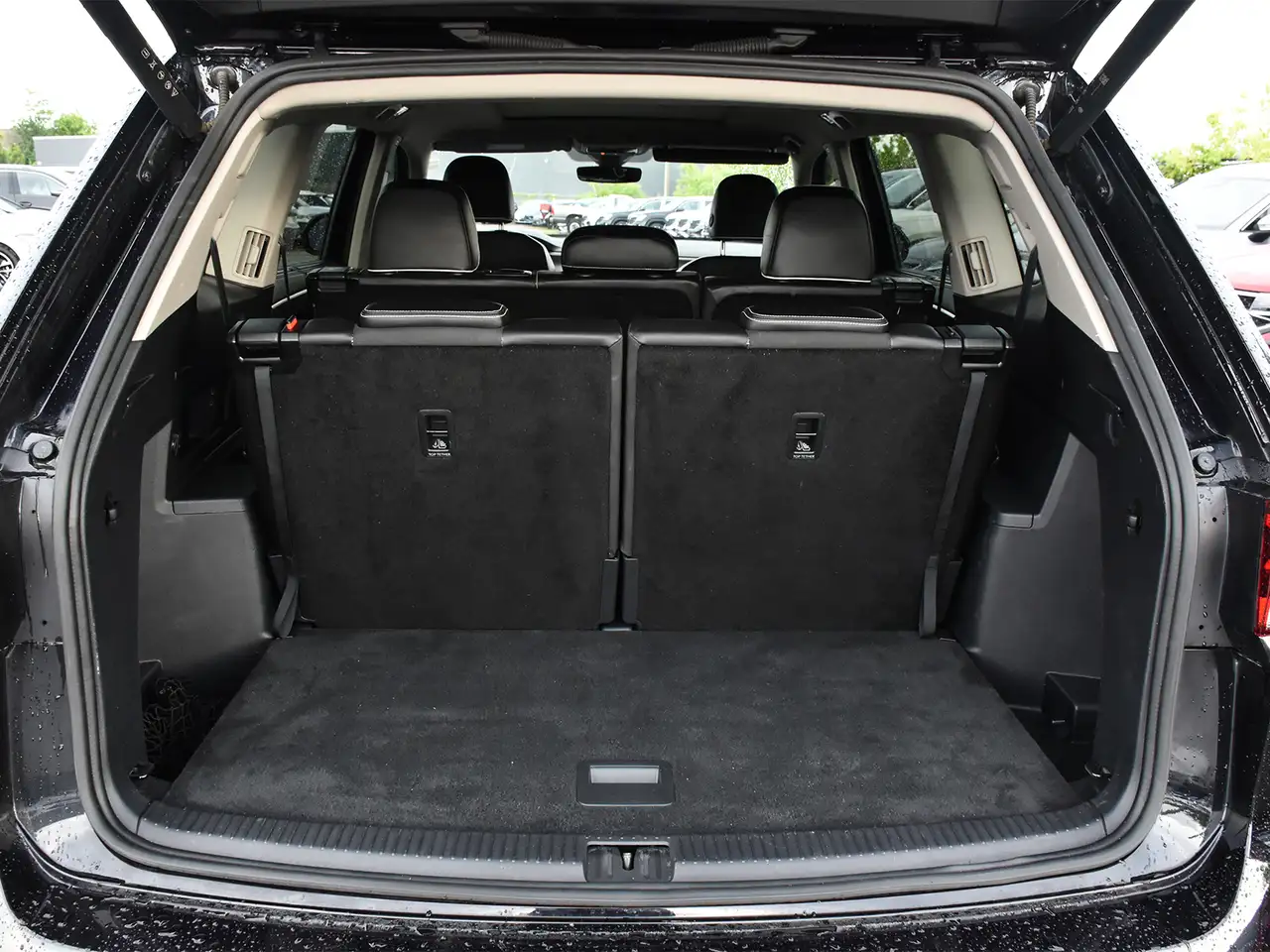 Volkswagen Atlas снимка Volkswagen Atlas