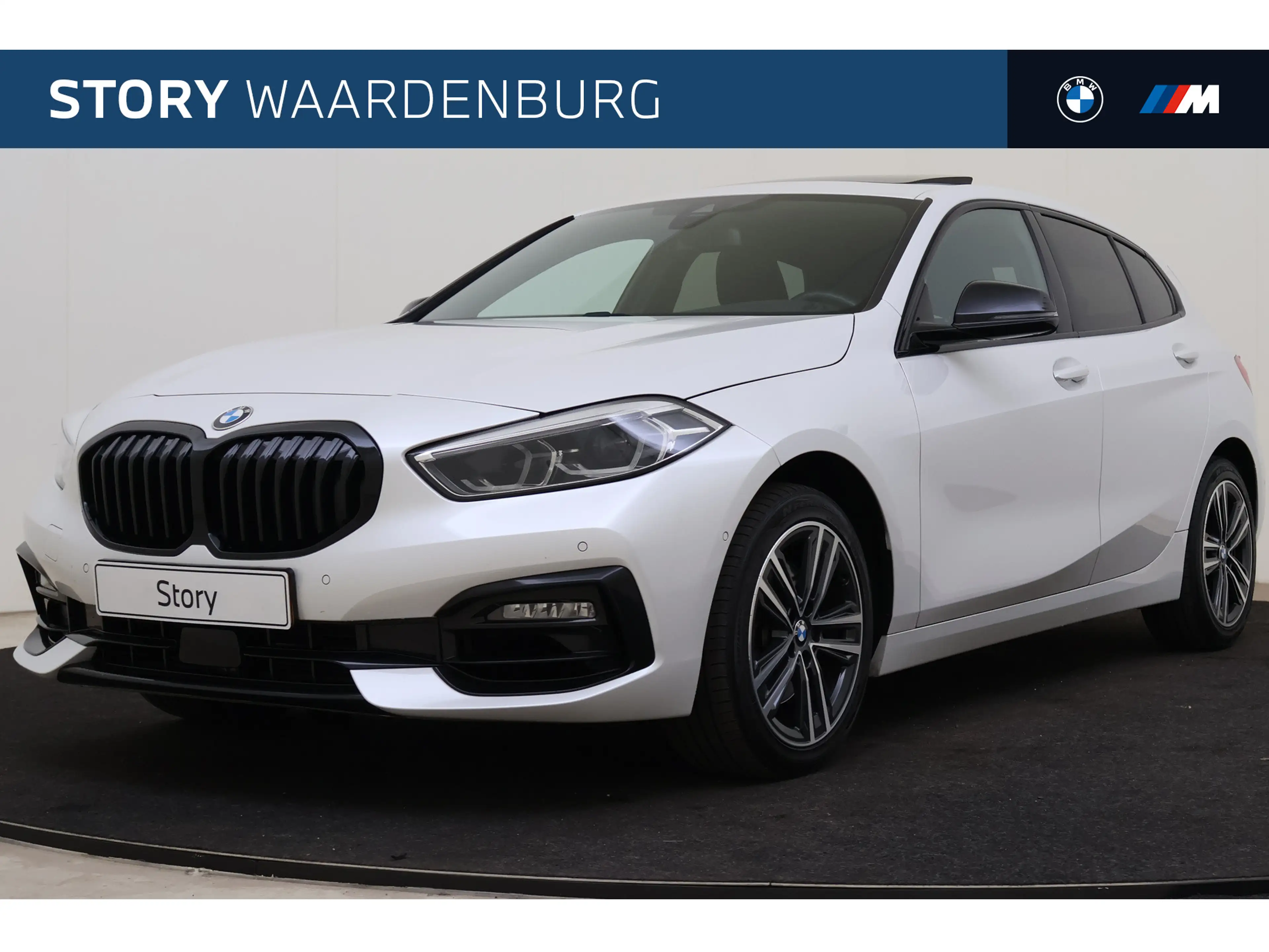 BMW 118 1 Serie 118i Sport Line Automaat / Panoramadak / S