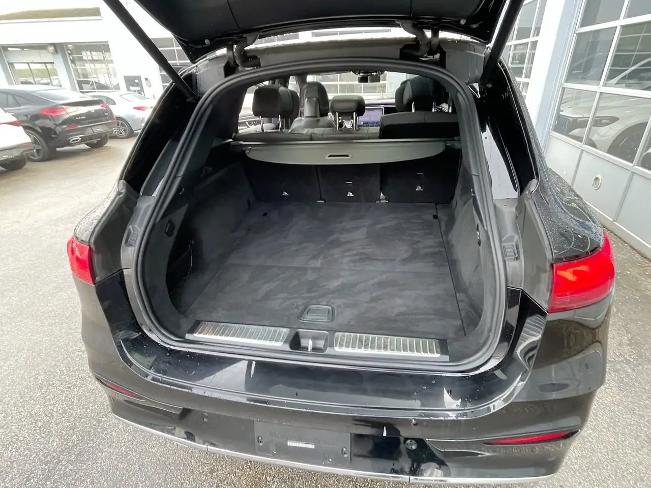 Mercedes-Benz EQS снимка Mercedes-Benz EQS