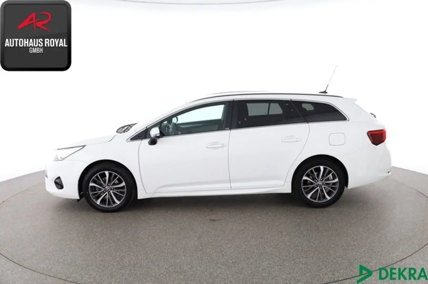 Toyota Avensis Touring Sports 1.8 KAMERA,KEYLESS,NAVI Белый - 2
