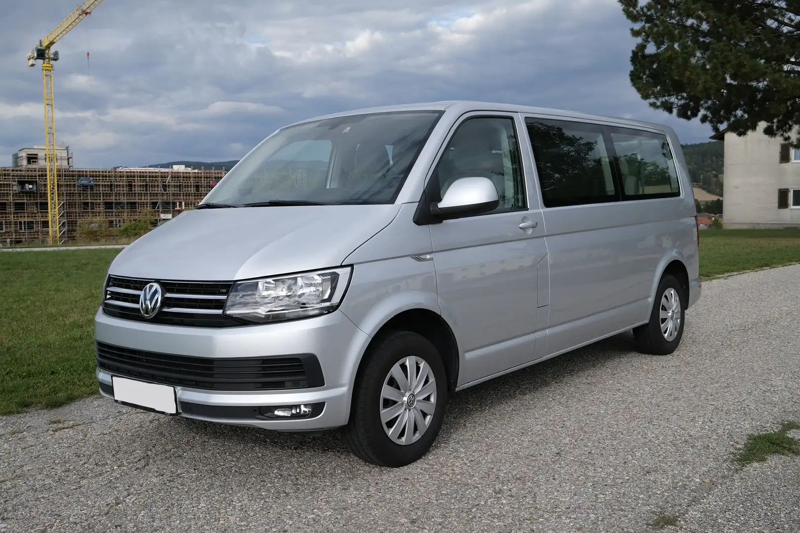 Volkswagen T6 Caravelle LR 2,0 TDI - 1