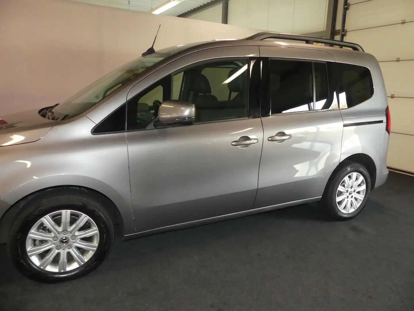 Mercedes-Benz T-Klasse 180 d PROGRESSIVE, LED, NAVI, PTS & KAMERA, AHK. Grau - 2