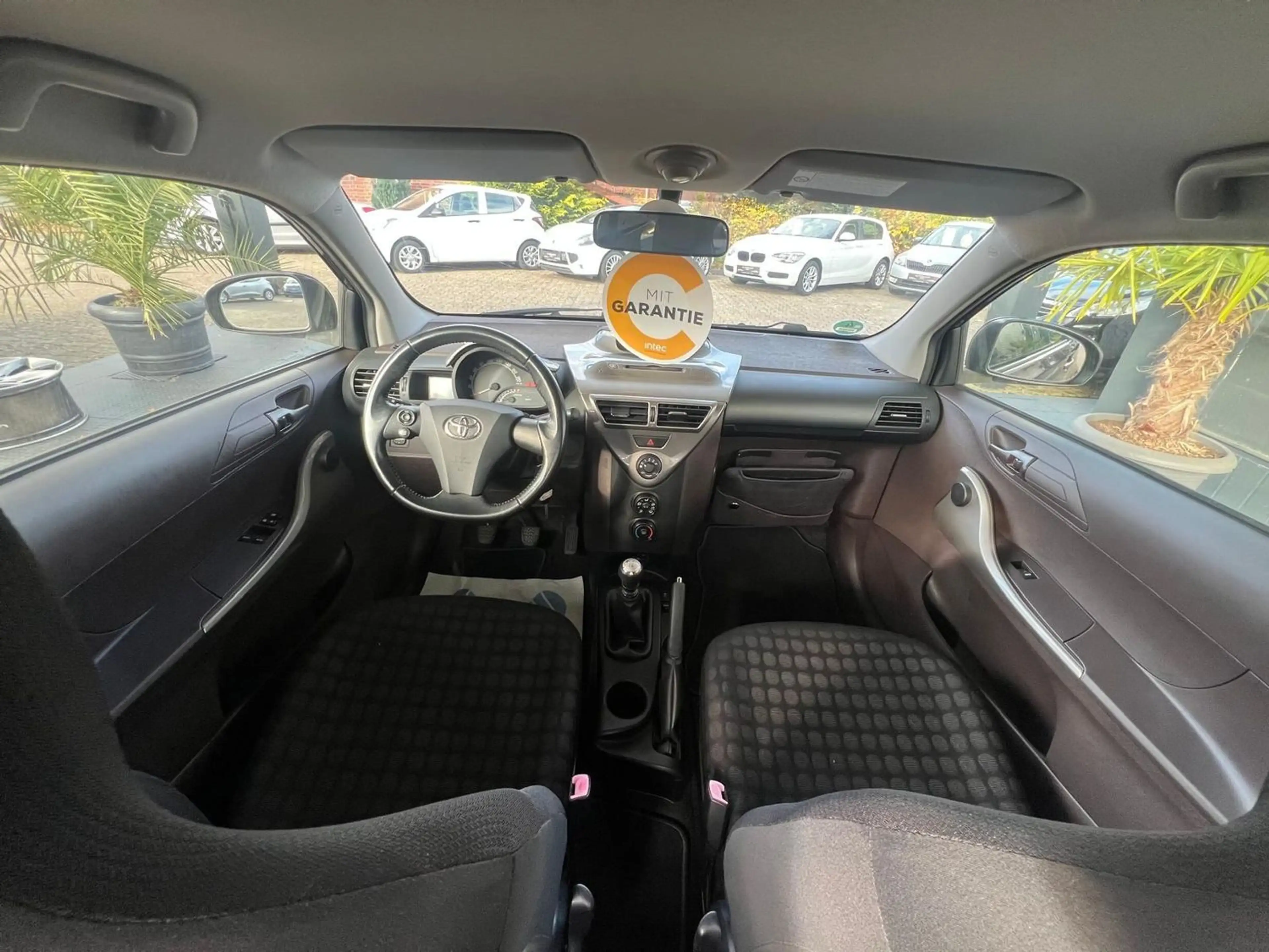 Toyota iQ Basis 1.0 VVT-i * 2.Hand* TÜV Neu* — photo 16