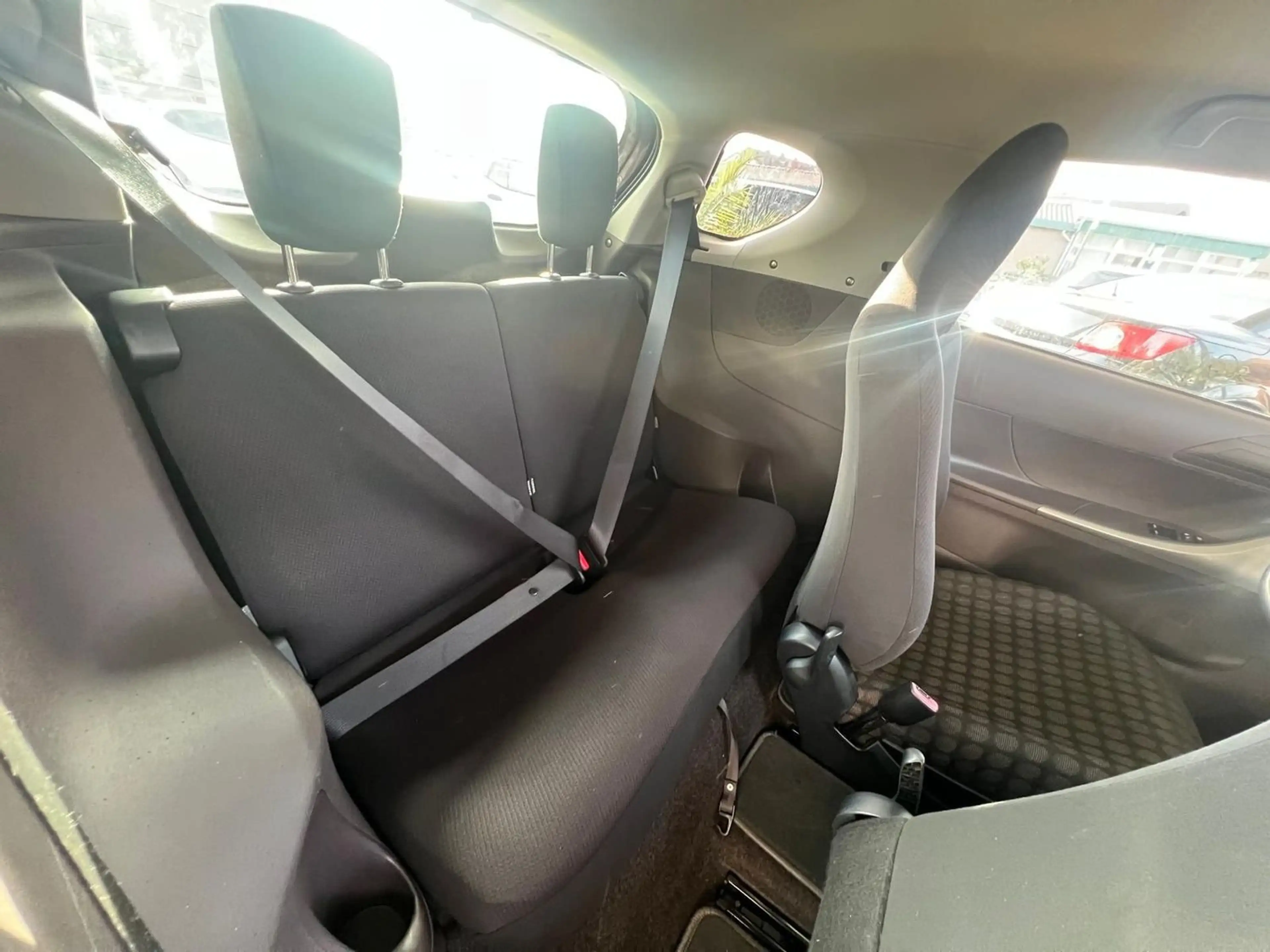 Toyota iQ Basis 1.0 VVT-i * 2.Hand* TÜV Neu* — photo 15