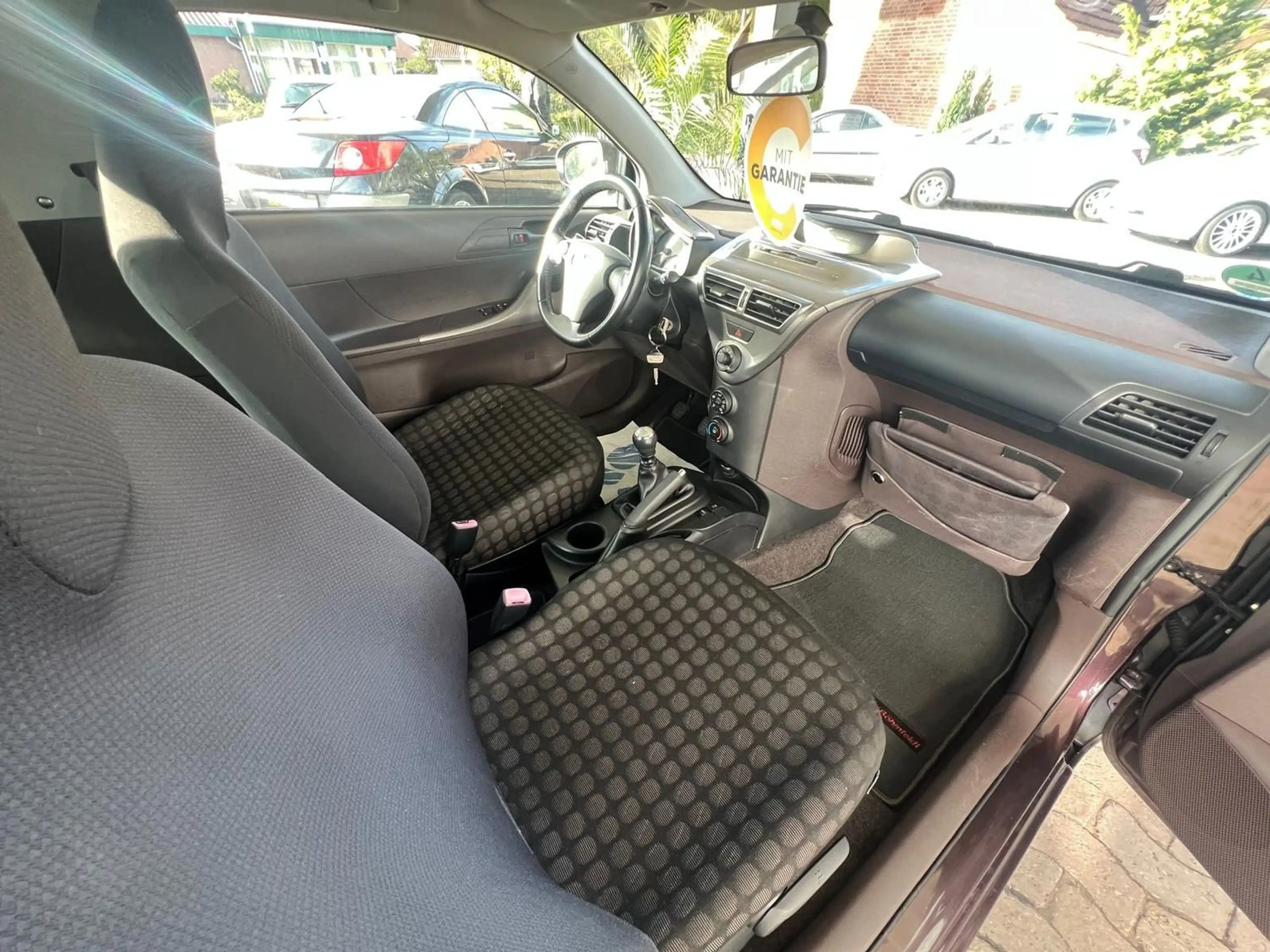 Toyota iQ Basis 1.0 VVT-i * 2.Hand* TÜV Neu* — photo 18