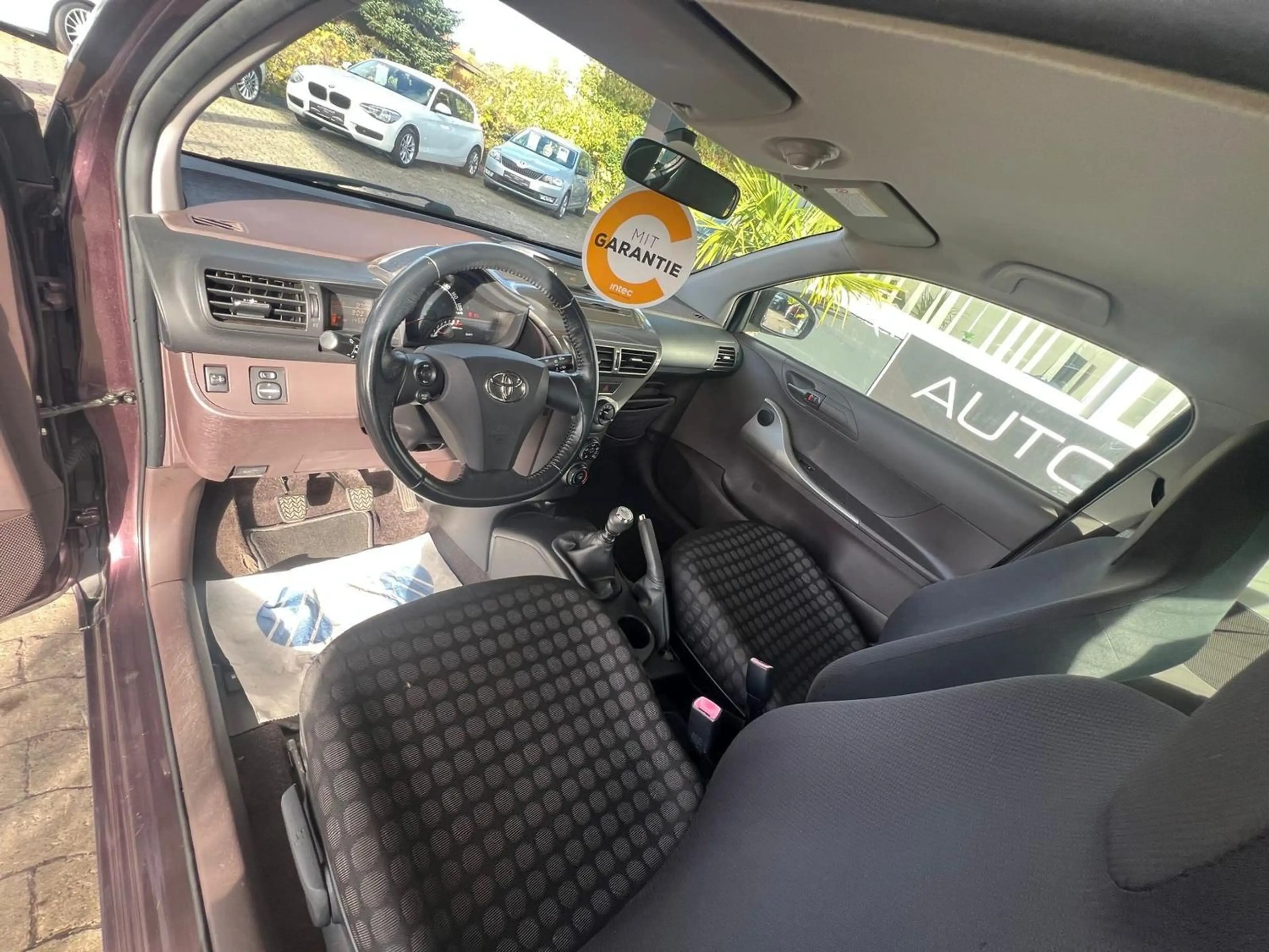 Toyota iQ Basis 1.0 VVT-i * 2.Hand* TÜV Neu* — photo 14