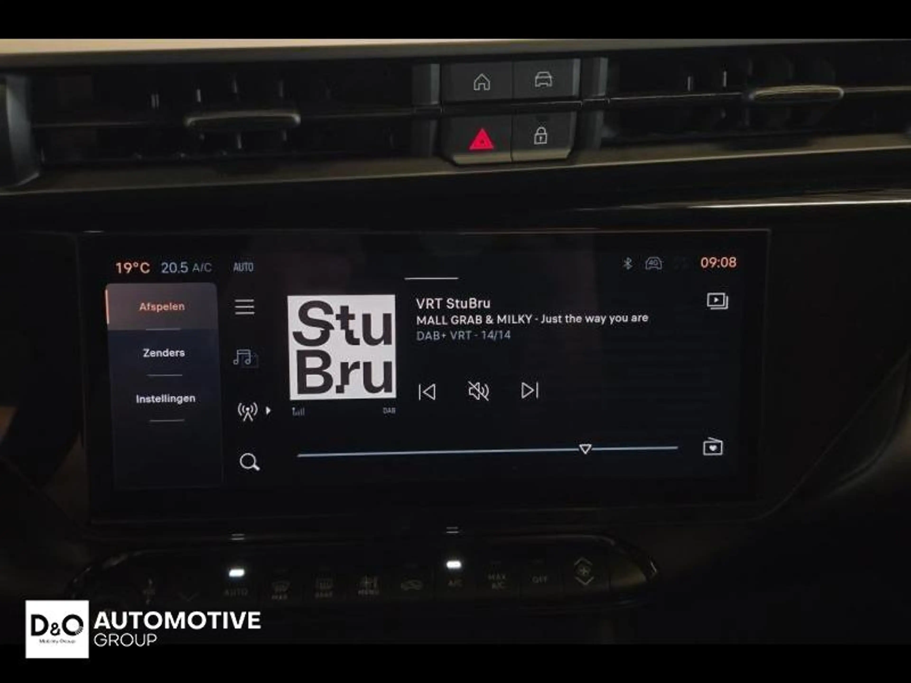 Alfa Romeo Junior ibrida camera gps — photo 14