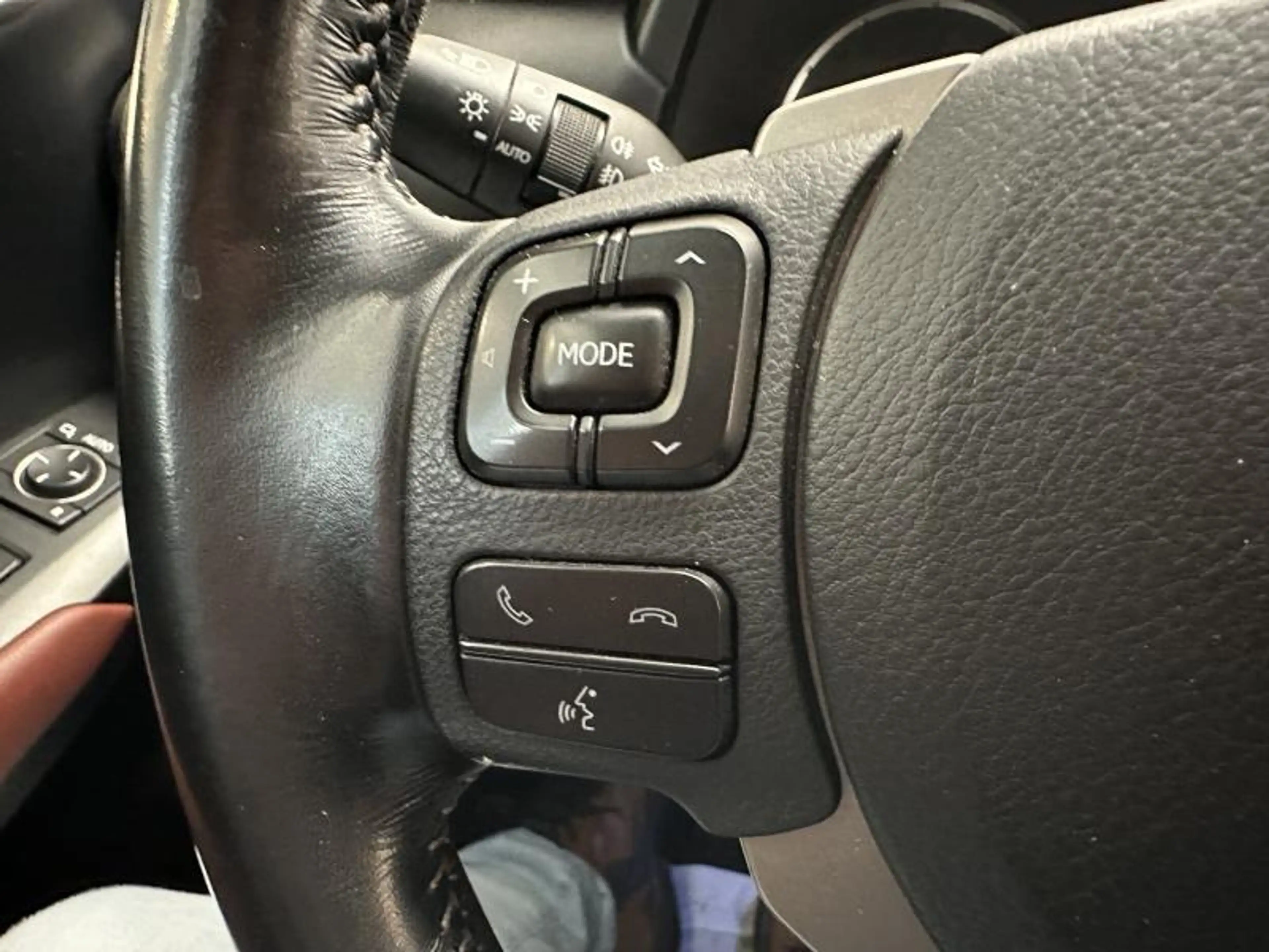 Lexus NX 300h 2.5 HYB EXECUTIVE — photo 14