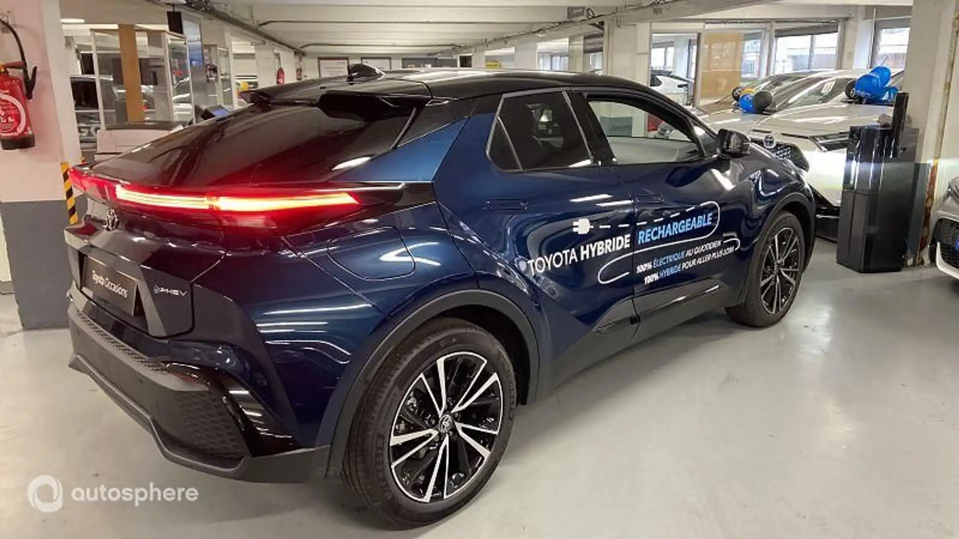 Toyota C-HR 2.0 Hybride Rechargeable 225ch Collection - 2