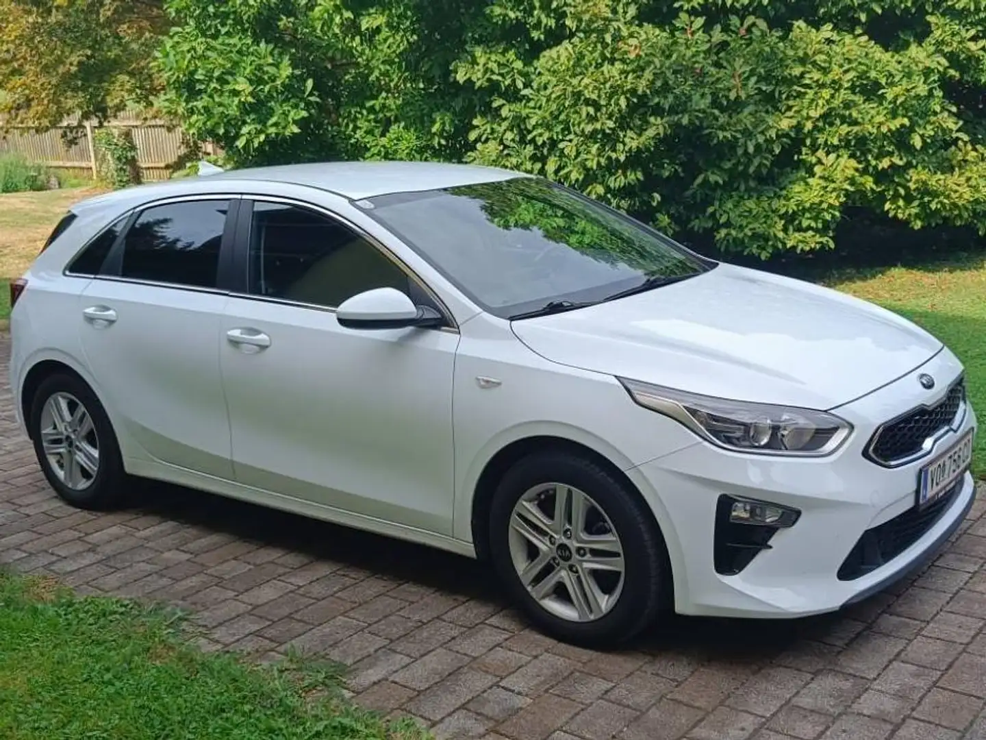Kia Ceed / cee'd ceed 1,4 MPI Silber Silber Weiß - 2