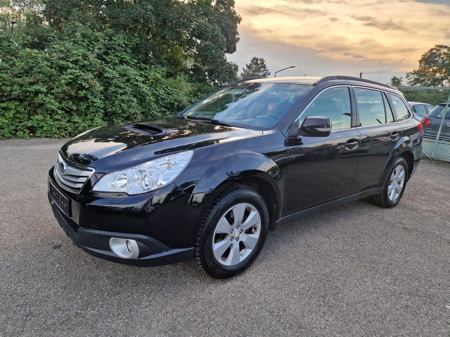 Subaru Legacy 2.0 Outback Xenon Euro 5 Alcantara Schiebedach Nero - 1
