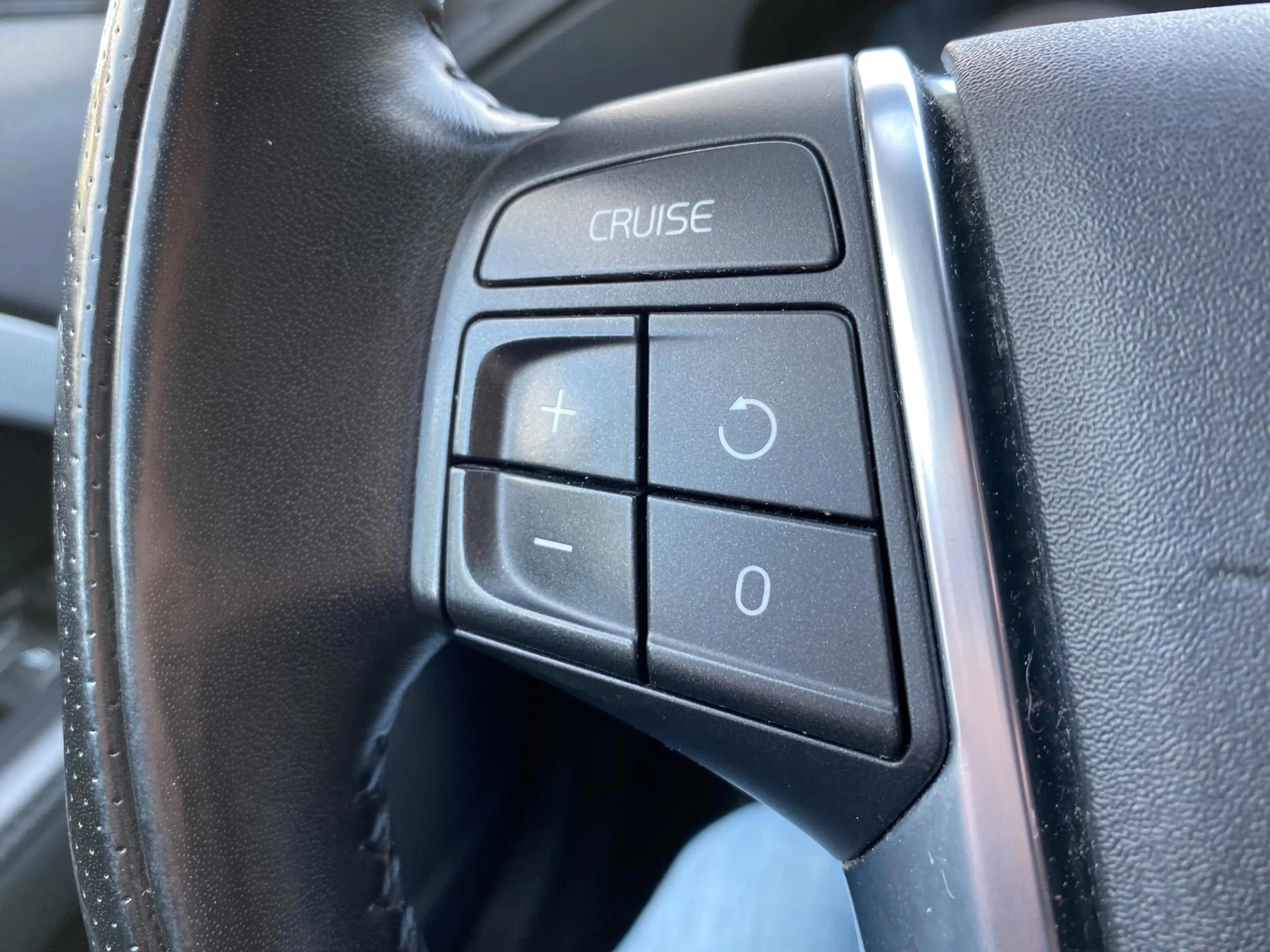 Volvo V70 2.5FT R-Design 230PK LEER / XENON / PDC / ECC — photo 14