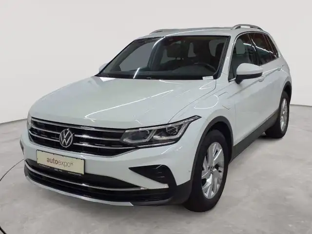 Volkswagen Tiguan view 2