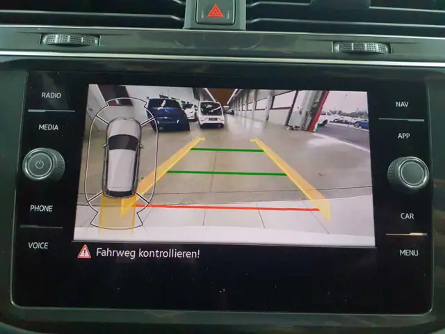 Volkswagen Tiguan view 16